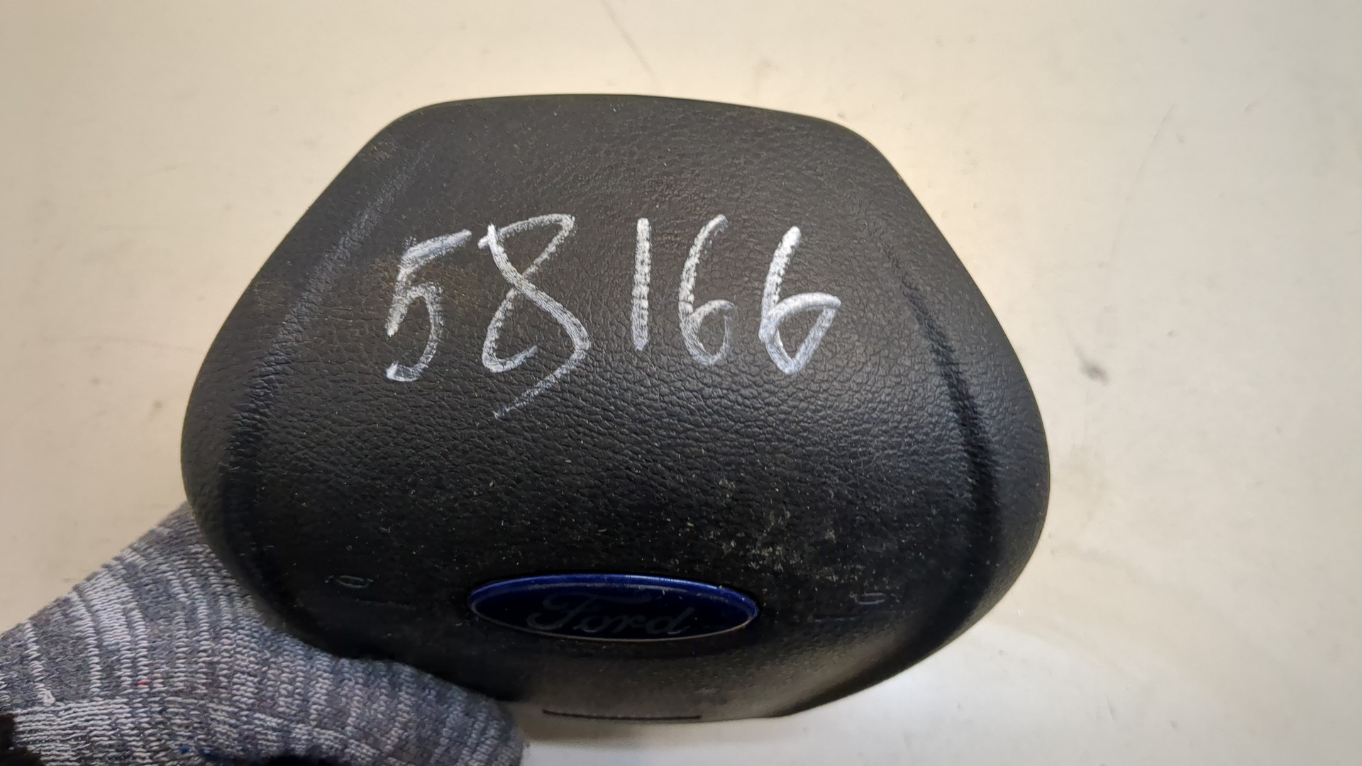 Подушка безопасности в рулевое колесо