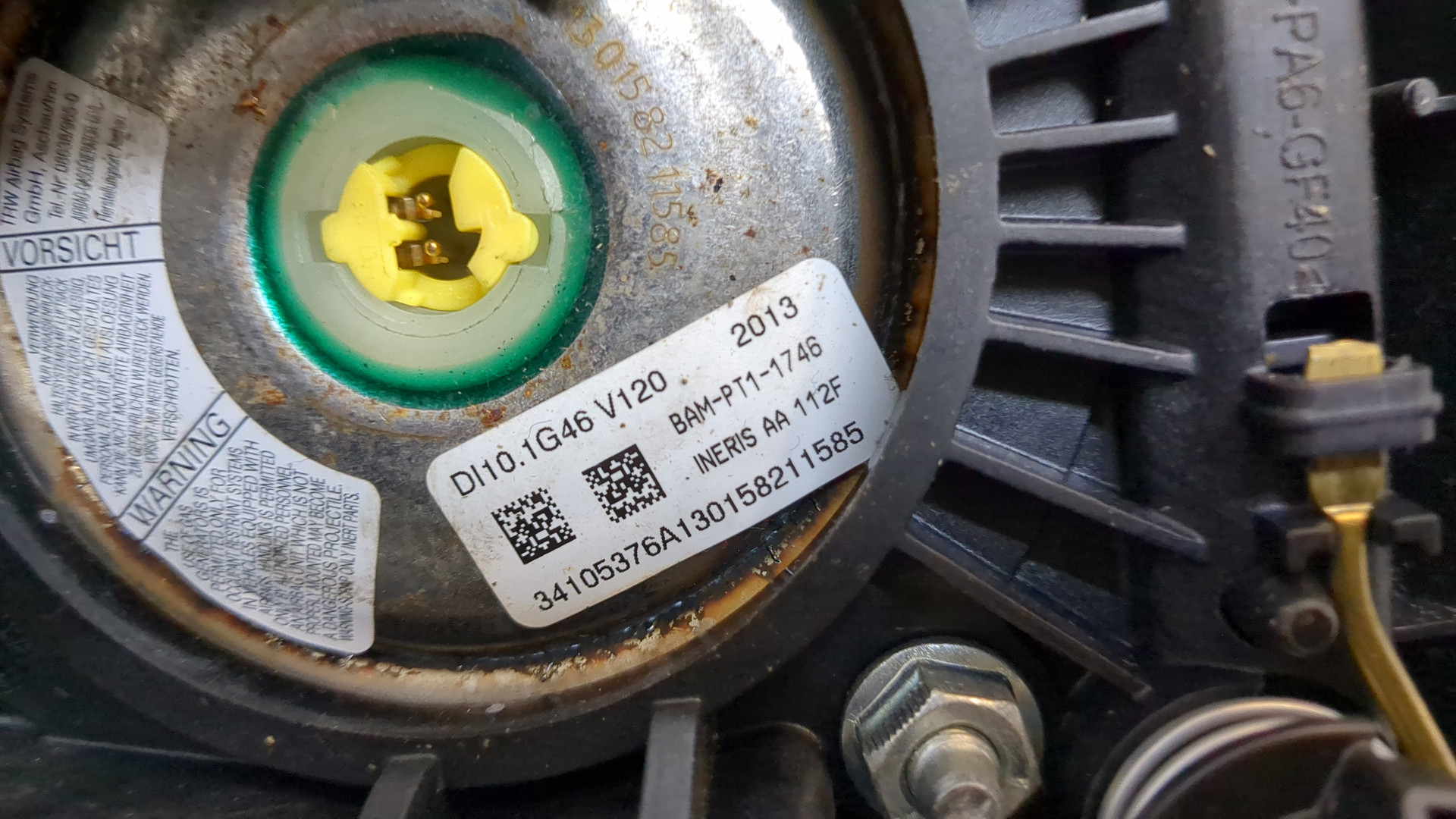 Подушка безопасности в рулевое колесо