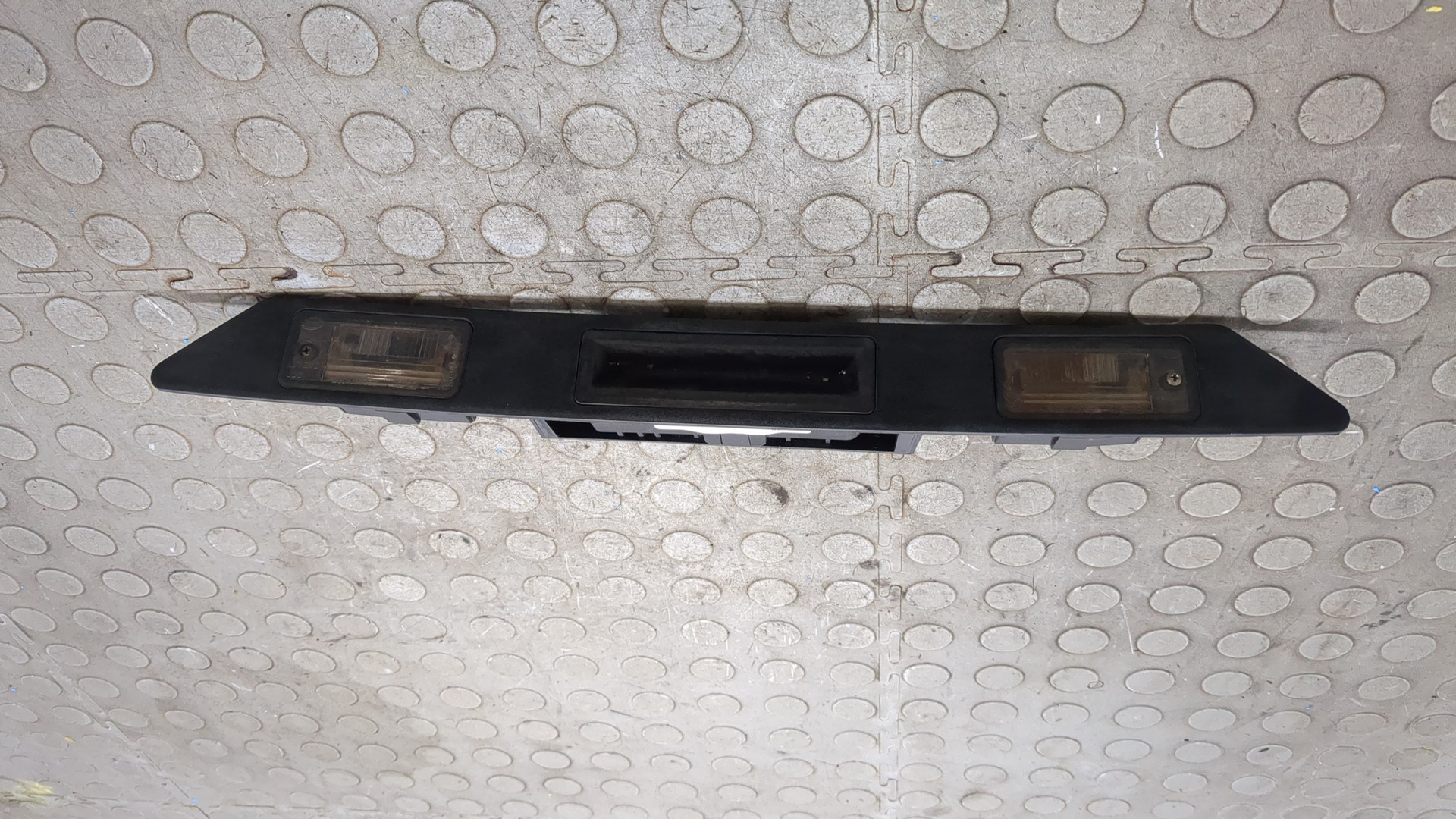 Фонарь подсветки номера