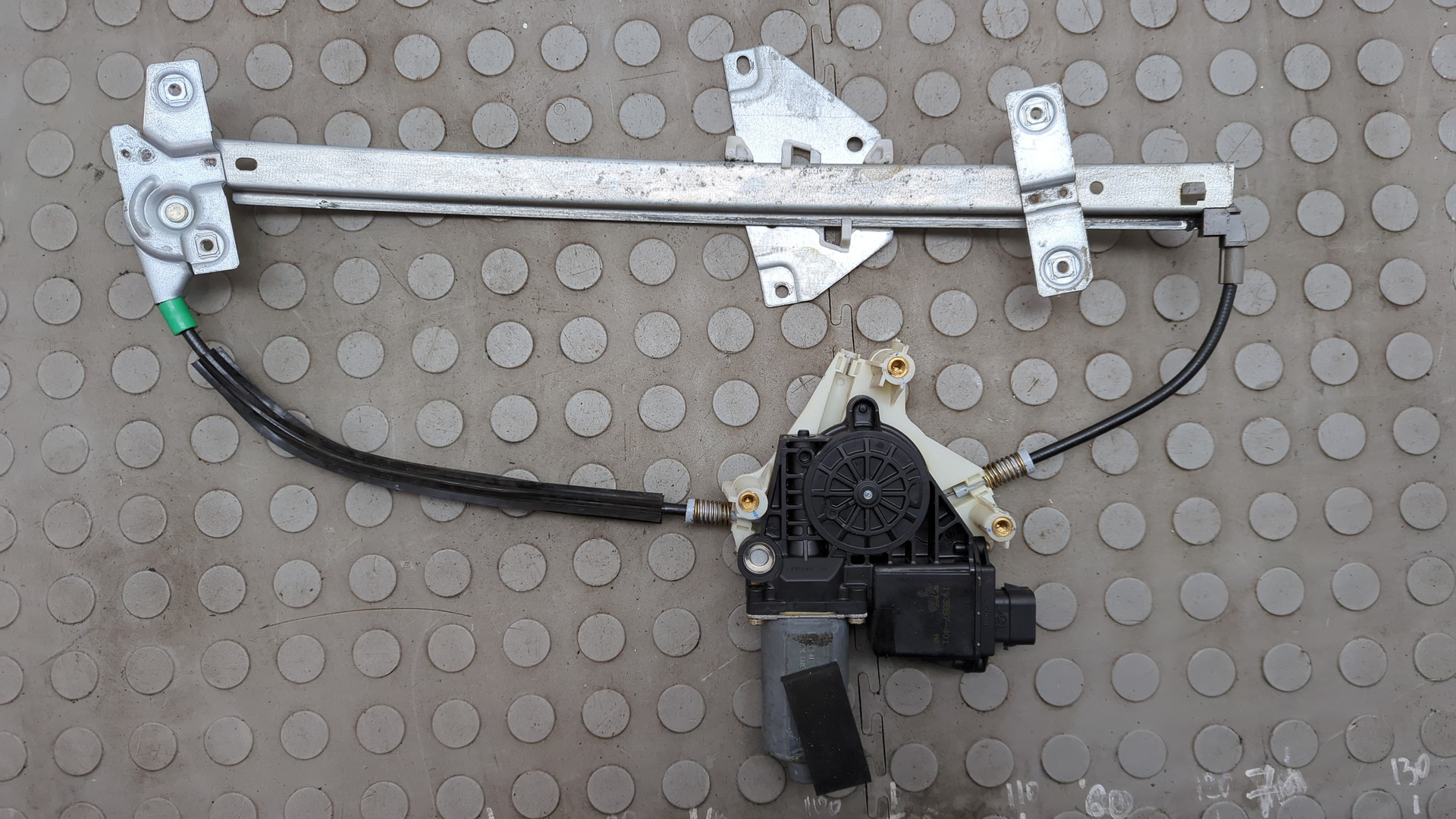 Стеклоподъемник электр. передний правый