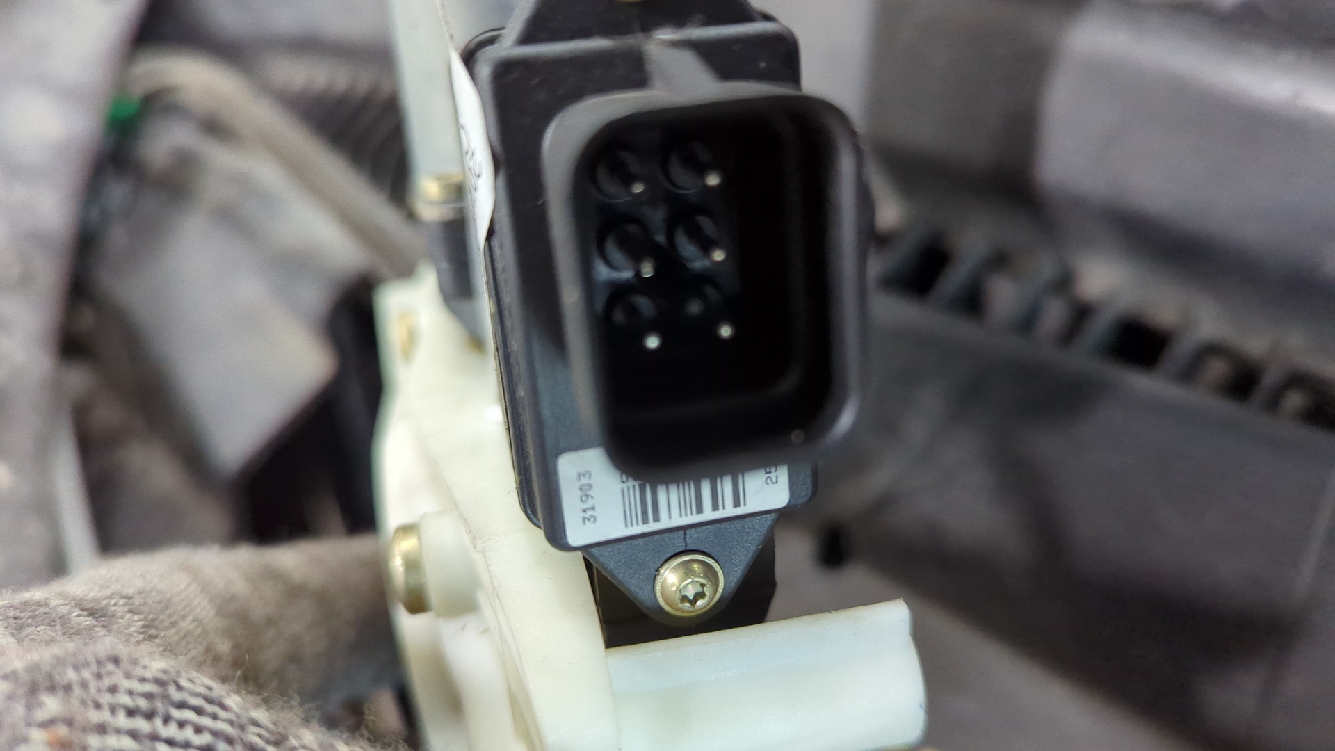 Стеклоподъемник электр. передний правый