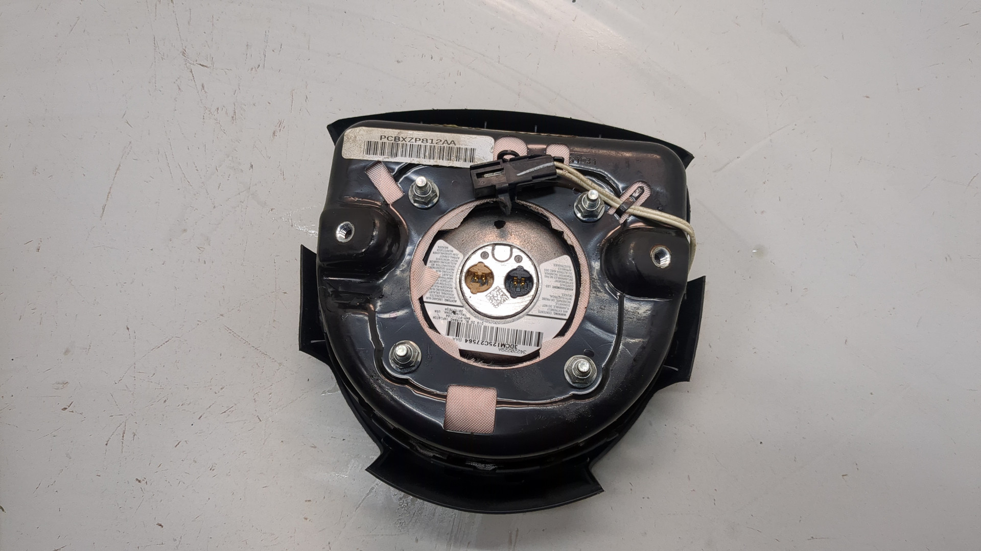 Рулевое колесо (руль)