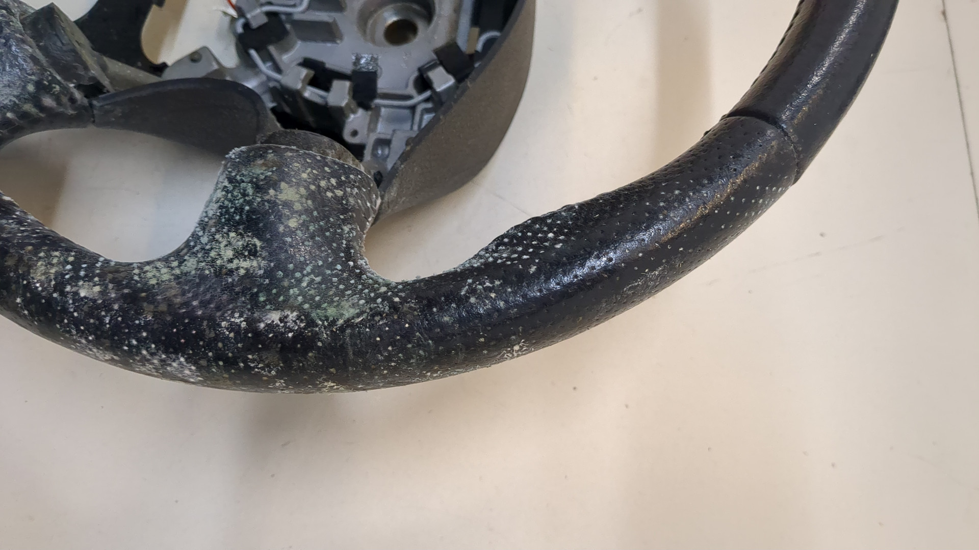 Рулевое колесо (руль)