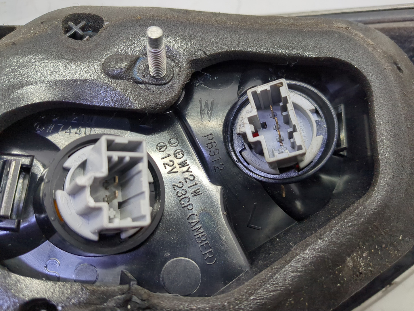 Фонарь задний левый