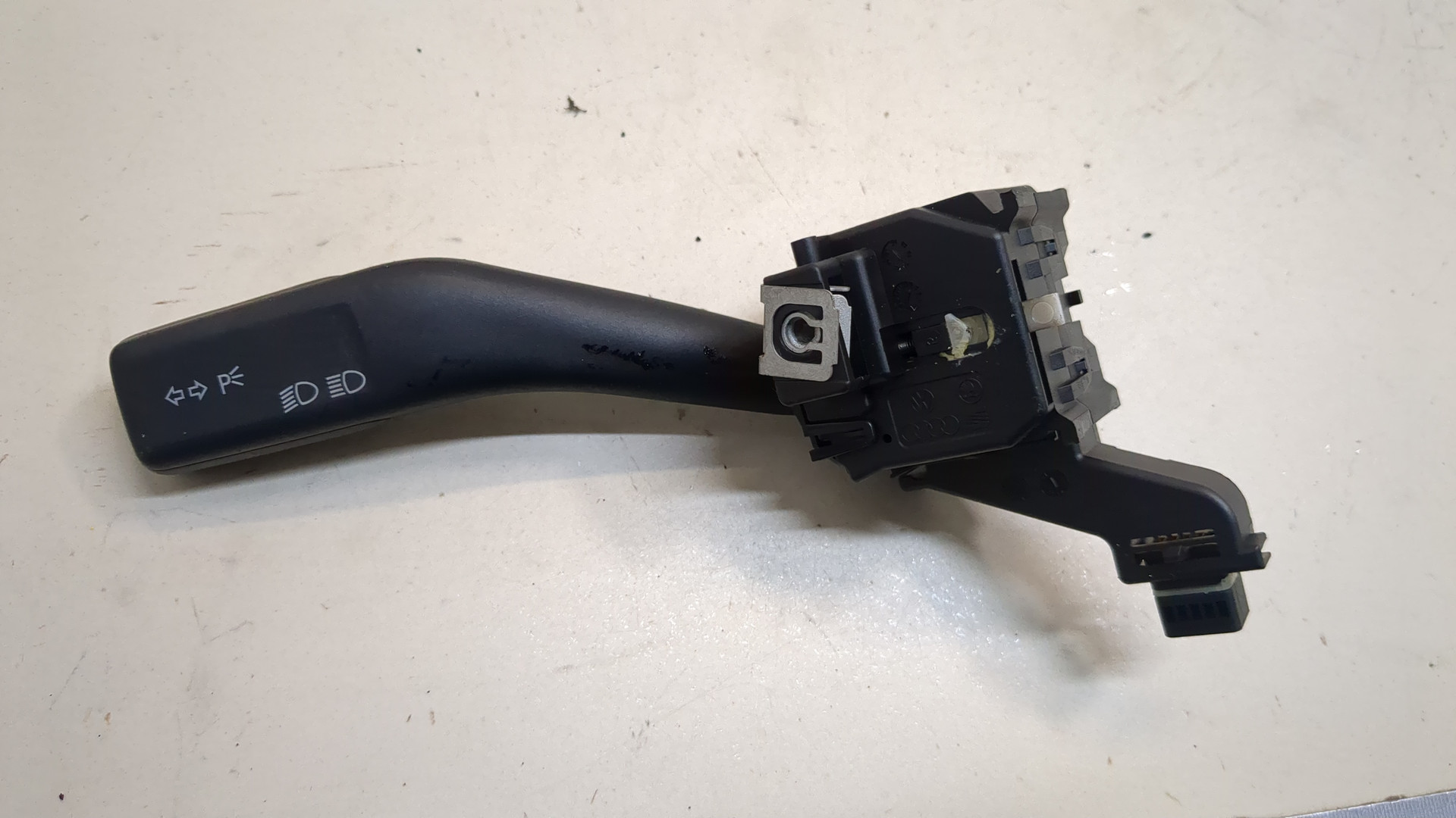 Переключатель поворотов подрулевой