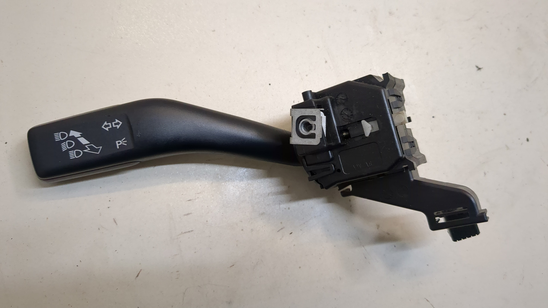 Переключатель поворотов подрулевой