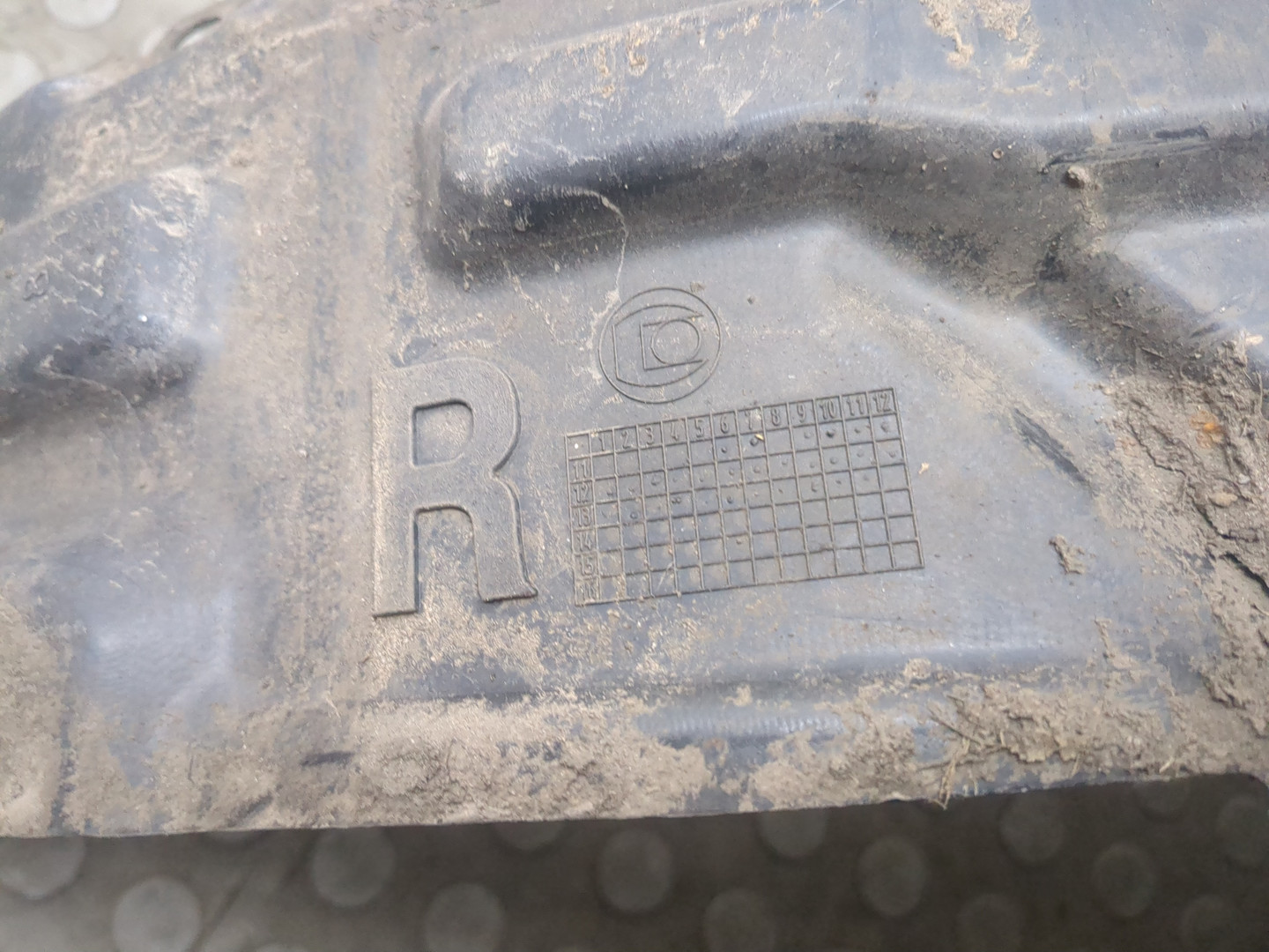 Локер передний правый