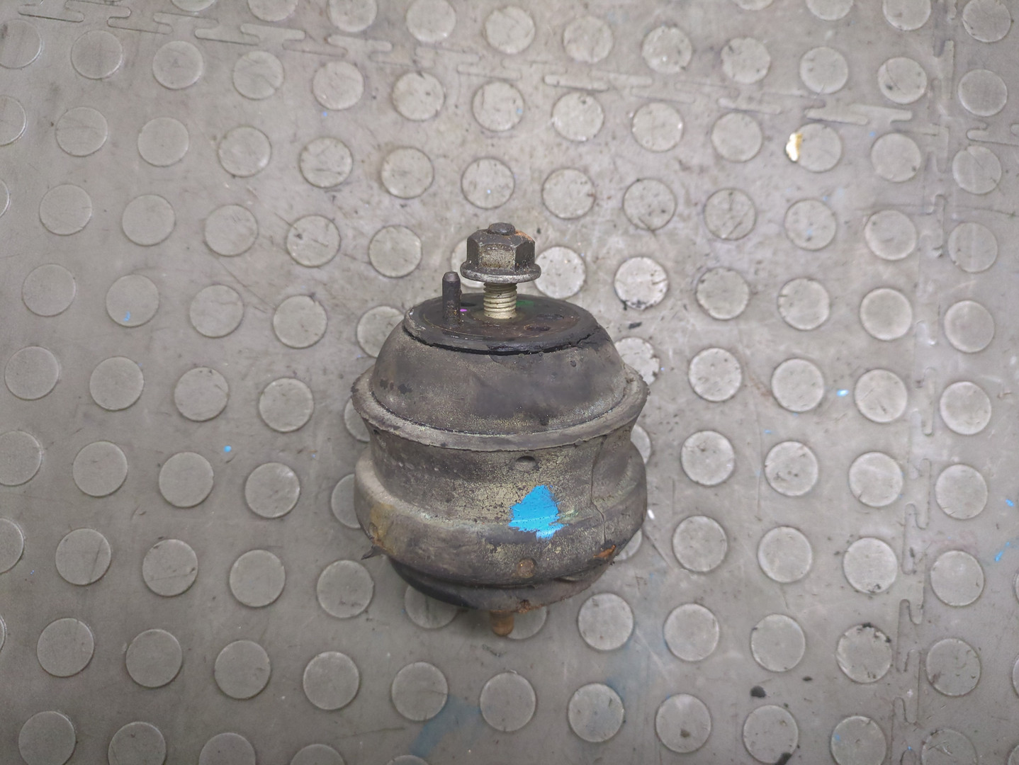 Опора двигателя правая