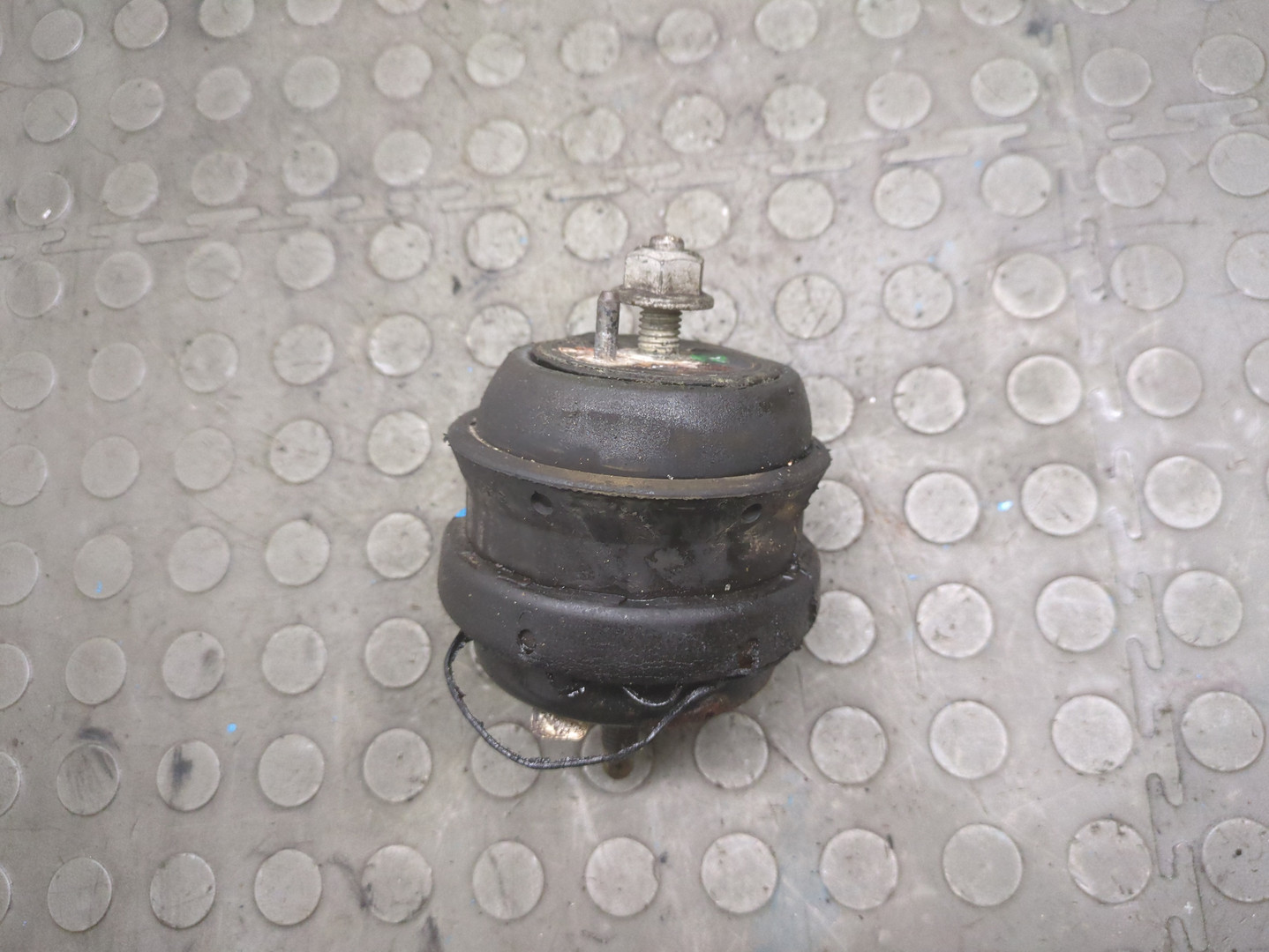 Опора двигателя правая