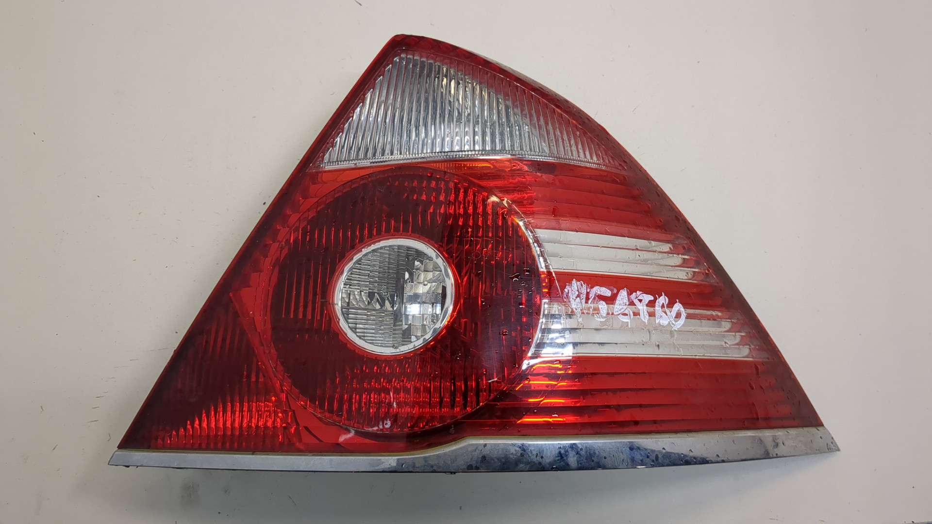 Фонарь задний правый