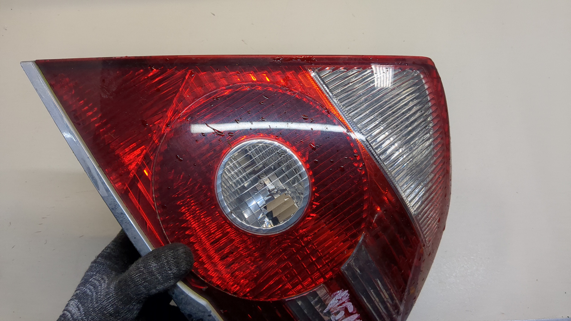 Фонарь задний правый