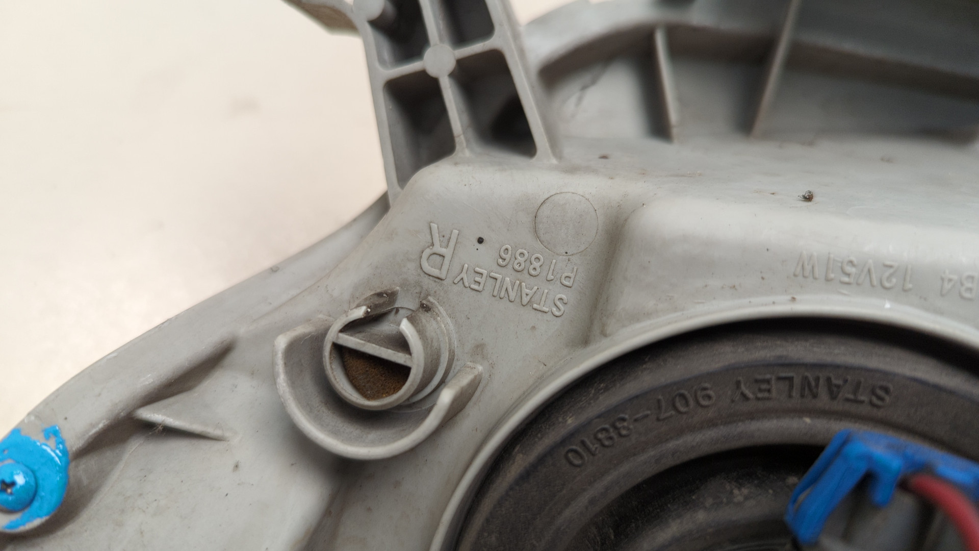 Фара правая