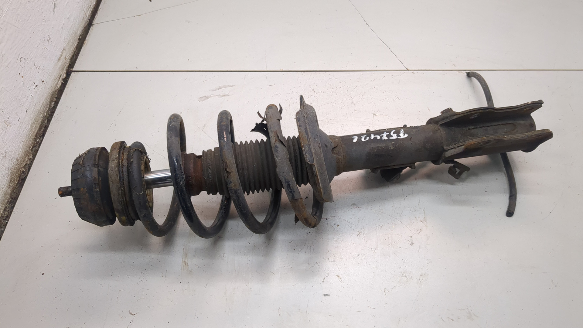 Амортизатор передний