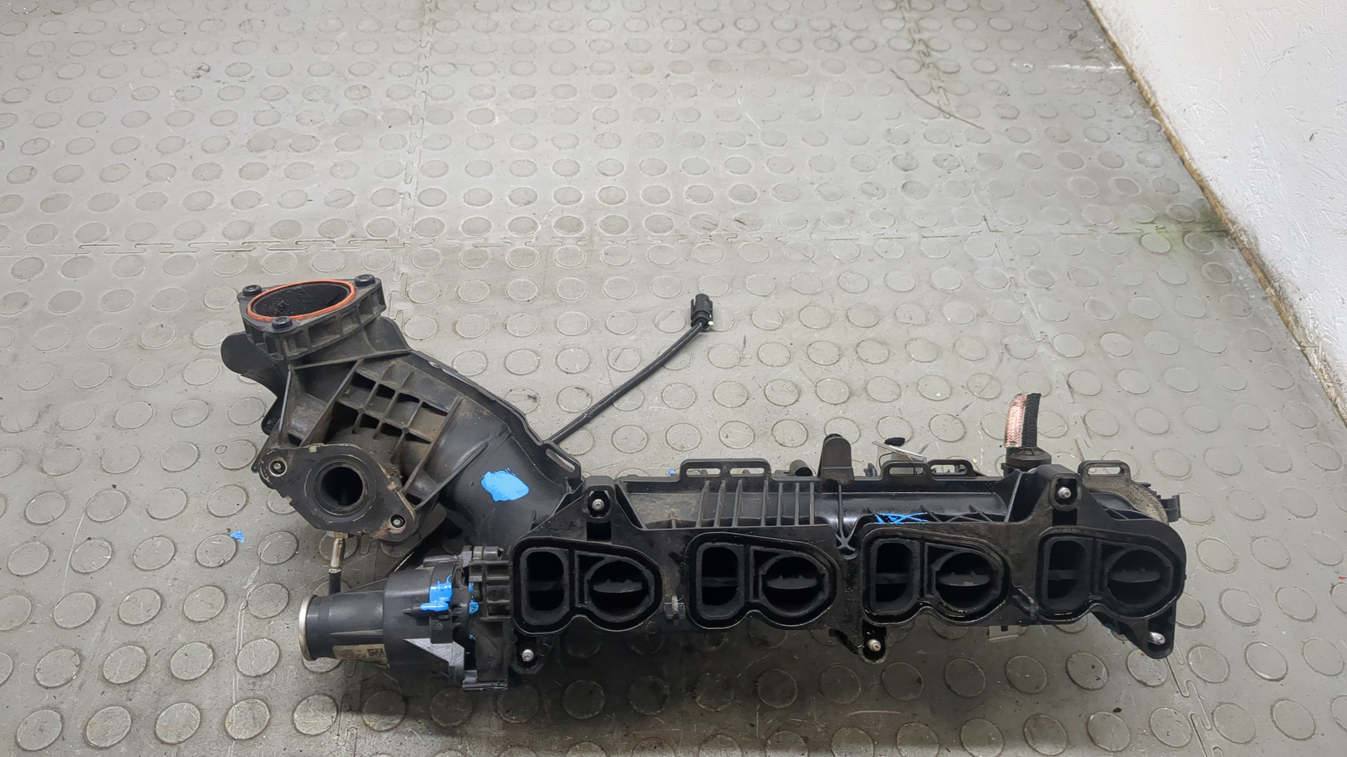 Коллектор впускной