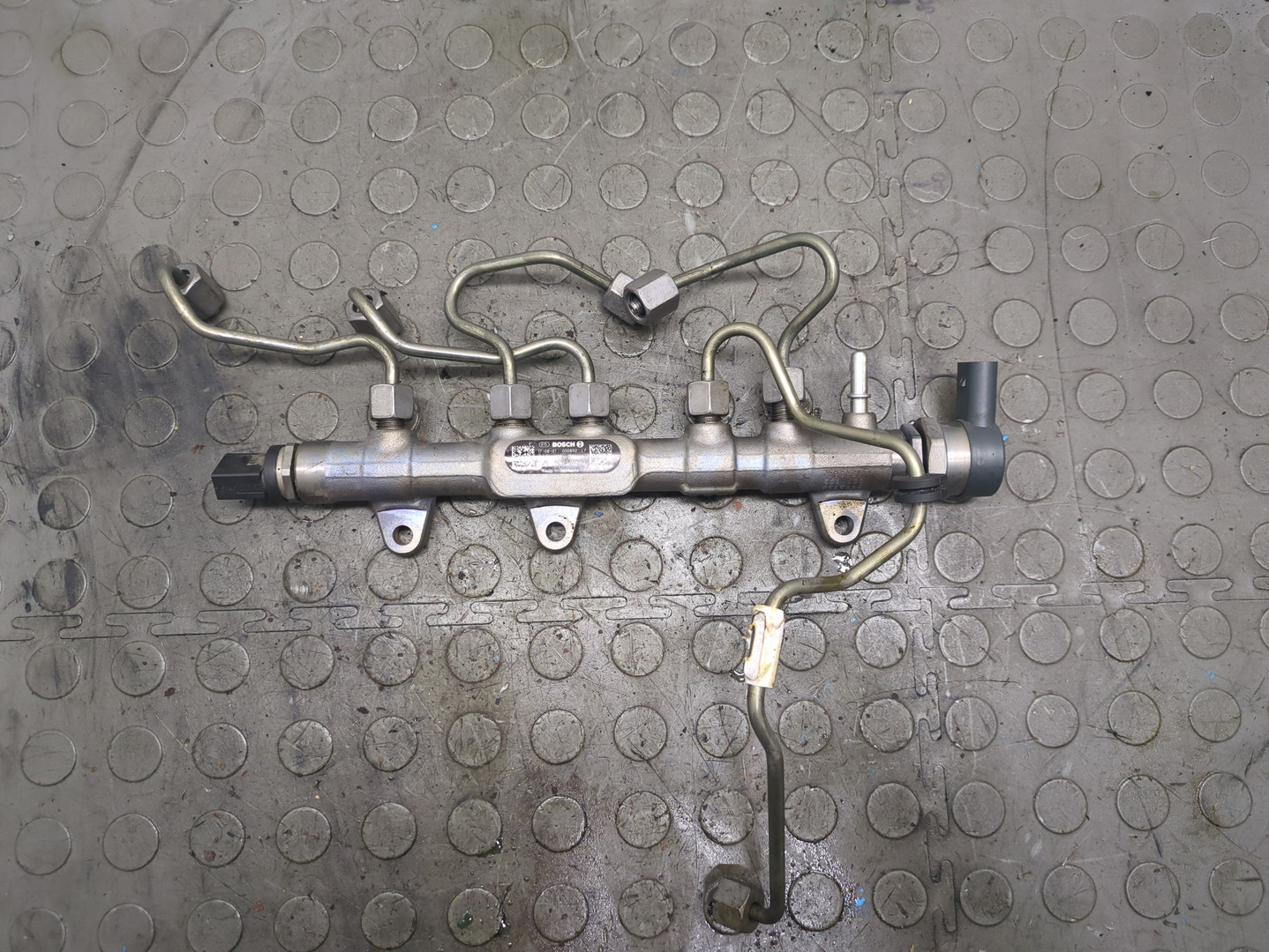 Рейка топливная (рампа)