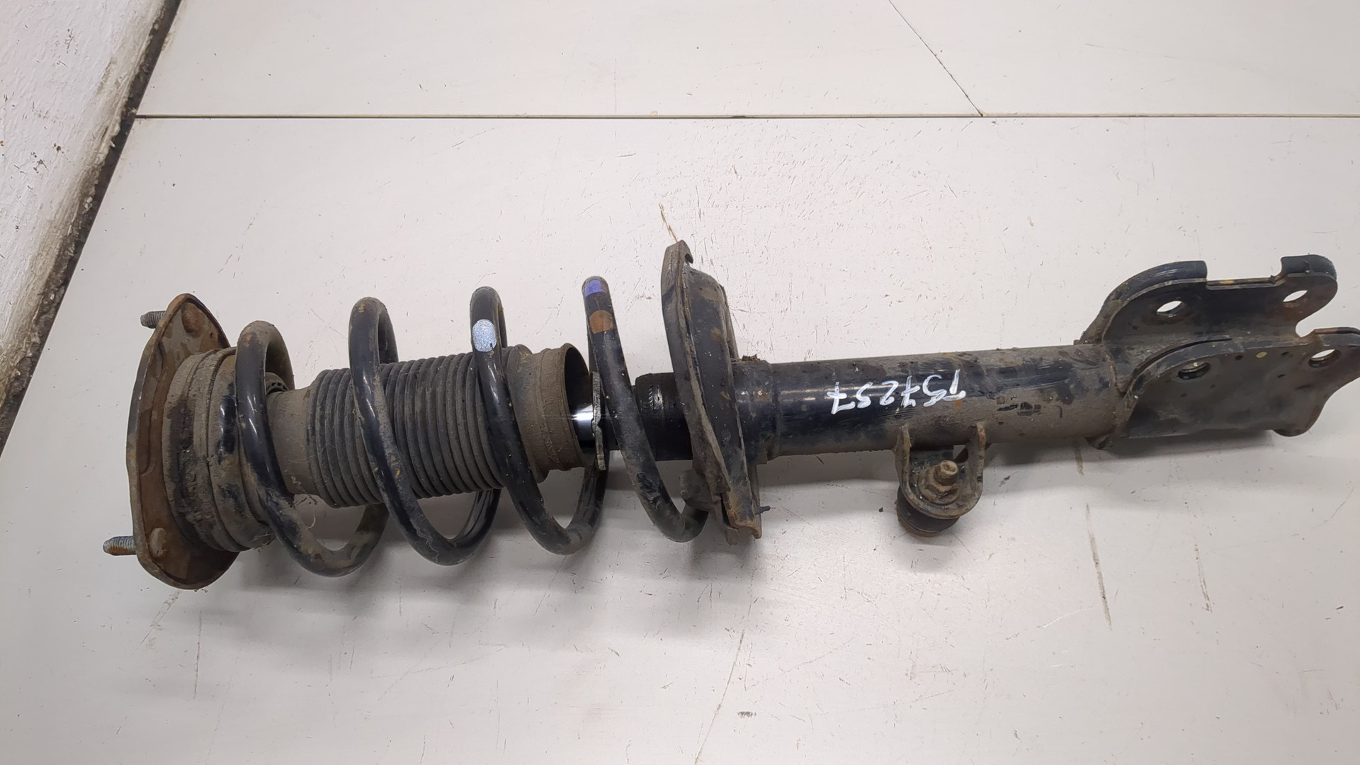 Амортизатор передний правый