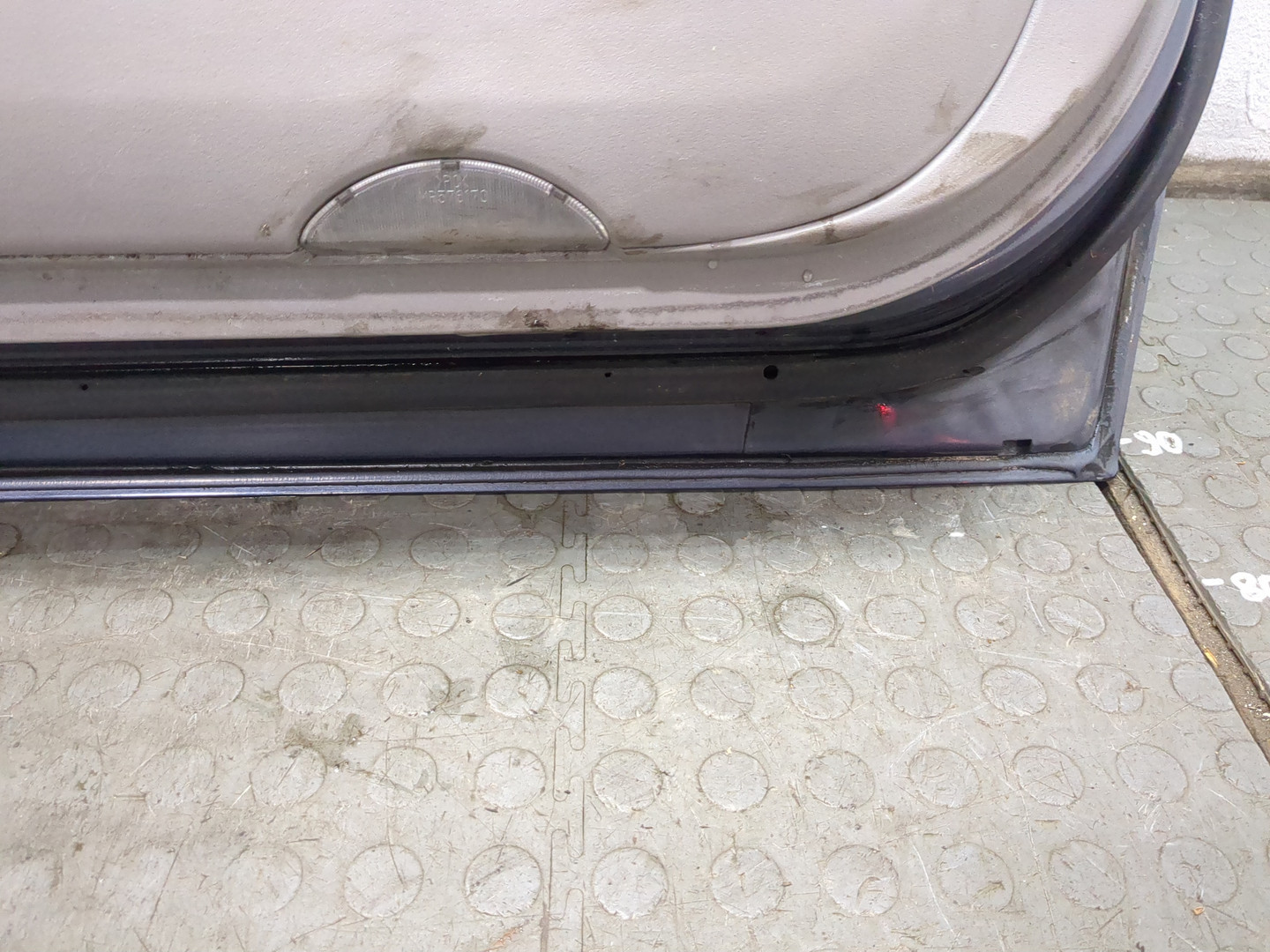 Дверь передняя левая