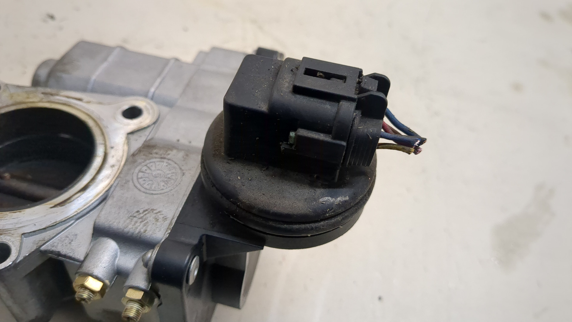 Заслонка дроссельная электрическая