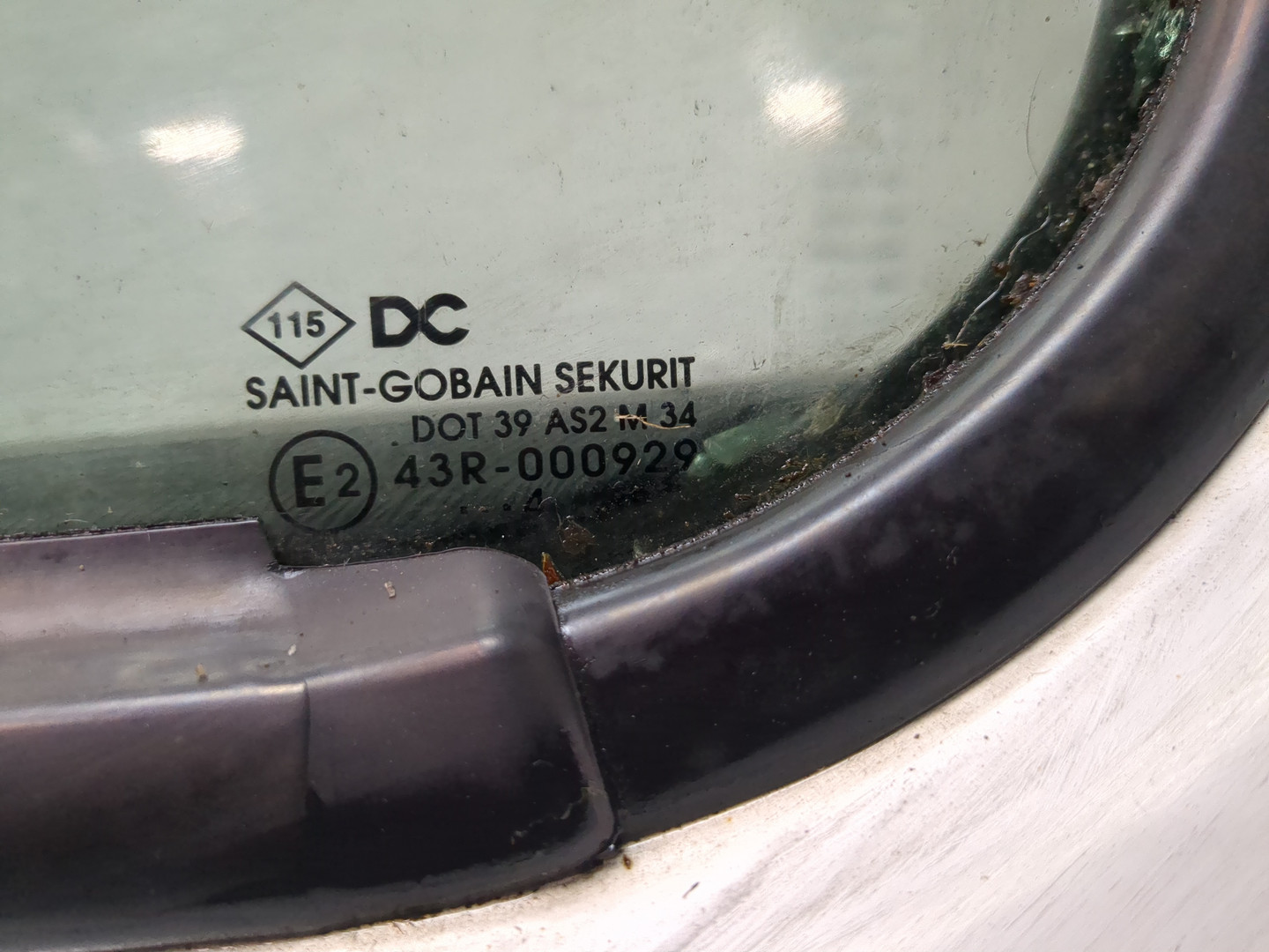 Дверь передняя левая