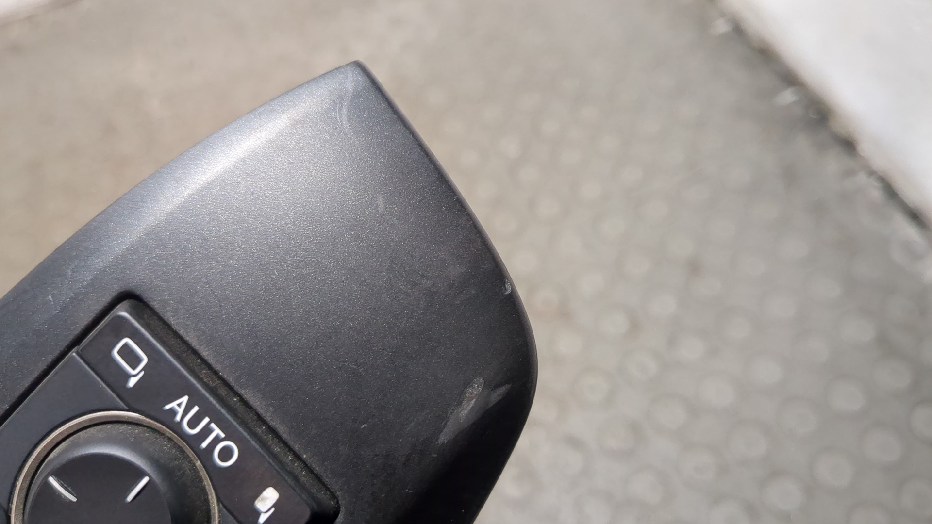 Кнопка стеклоподъемника