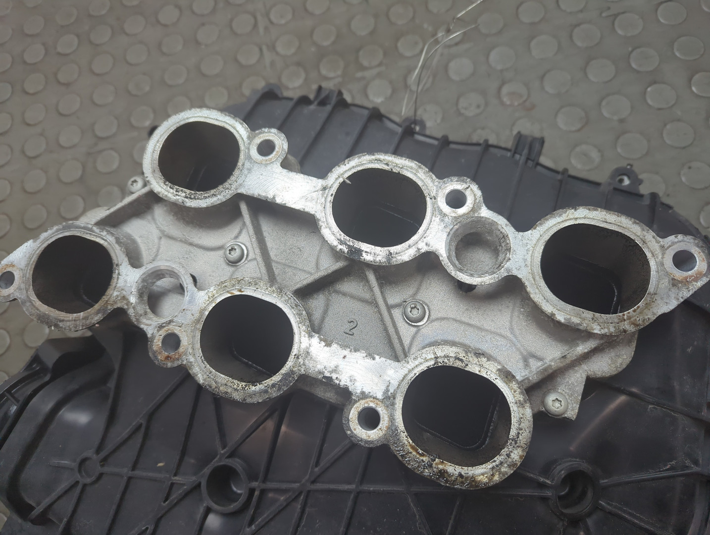 Коллектор впускной