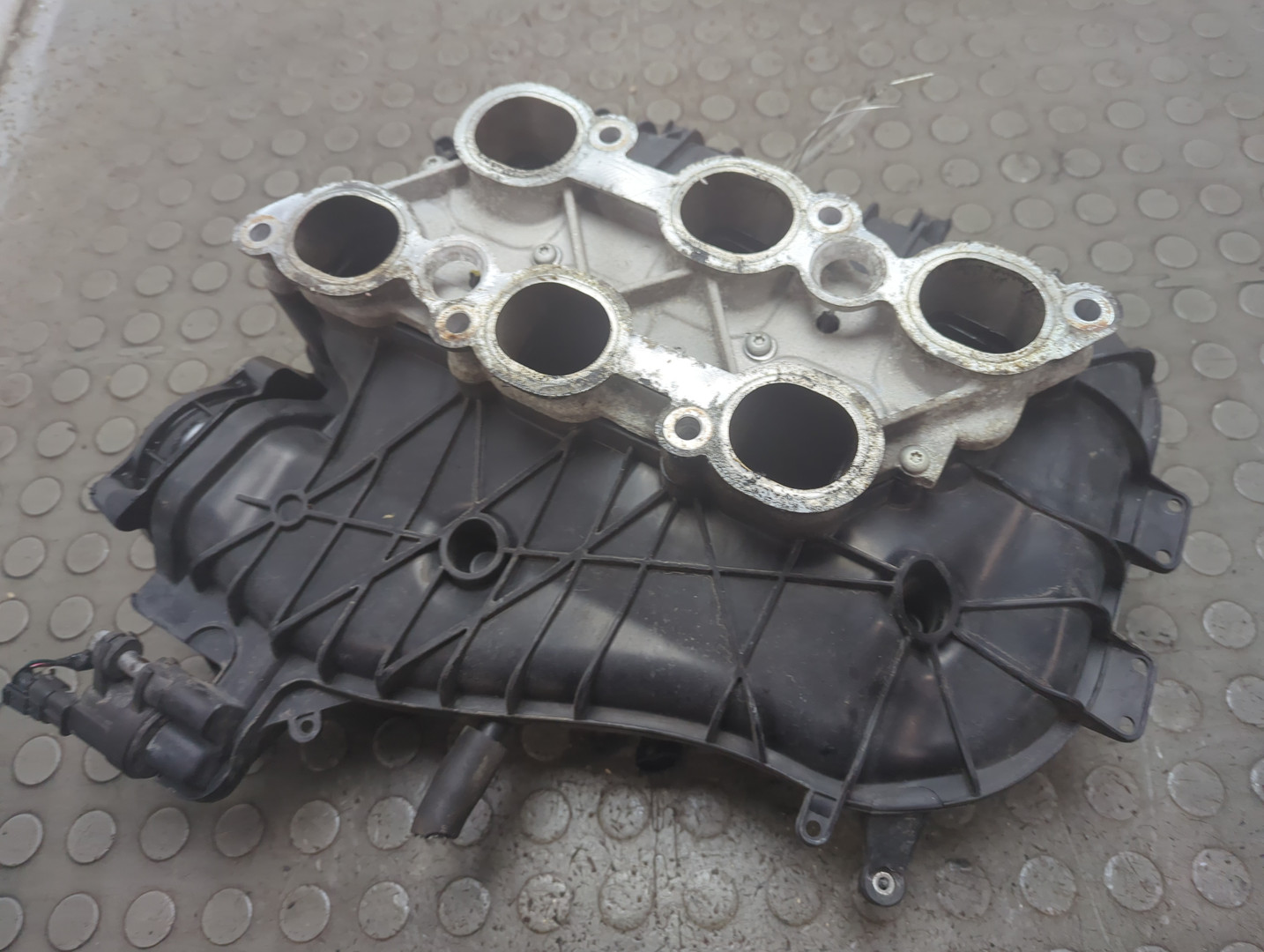 Коллектор впускной