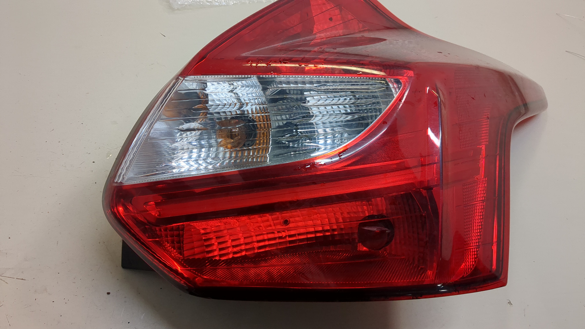 Фонарь задний правый