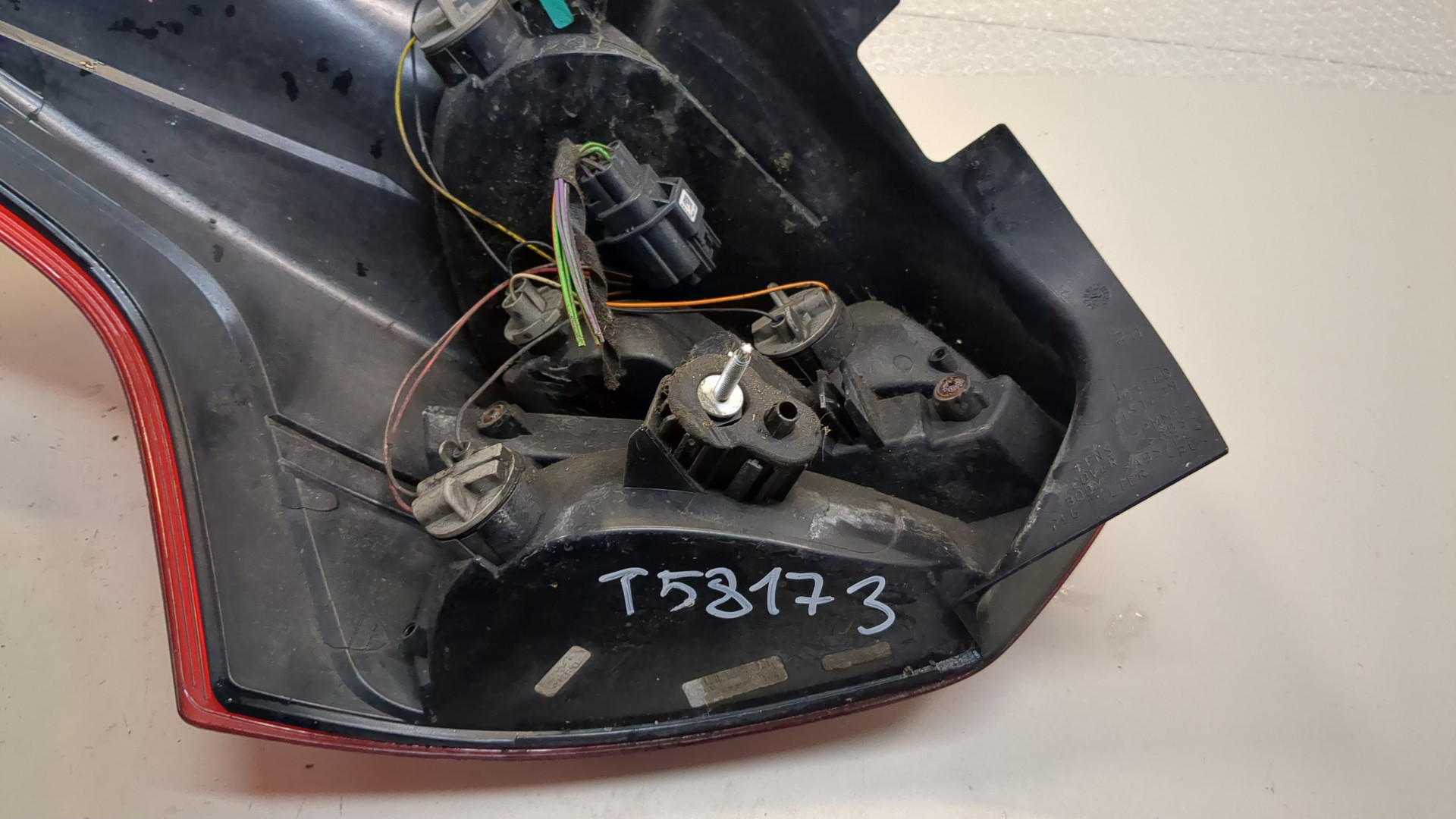 Фонарь задний правый