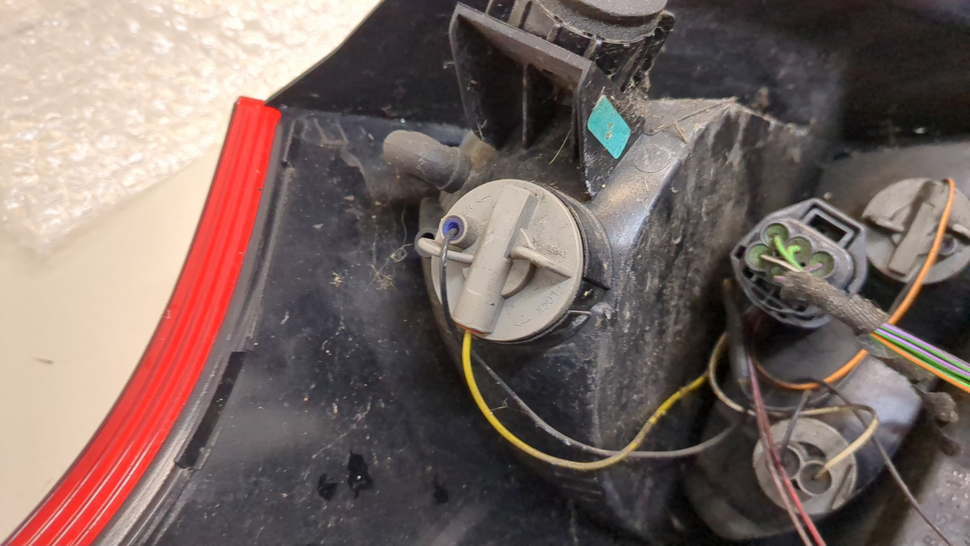 Фонарь задний правый