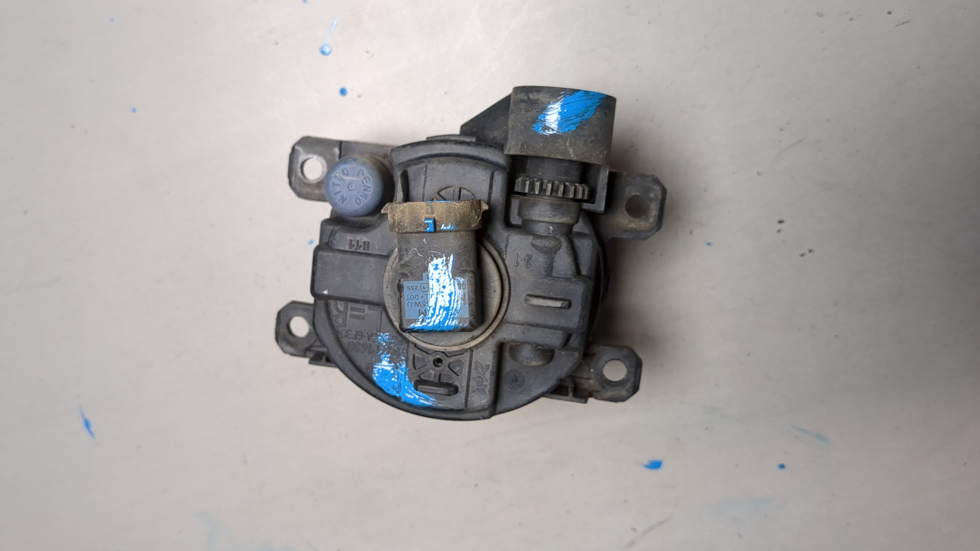 Фара противотуманная левая