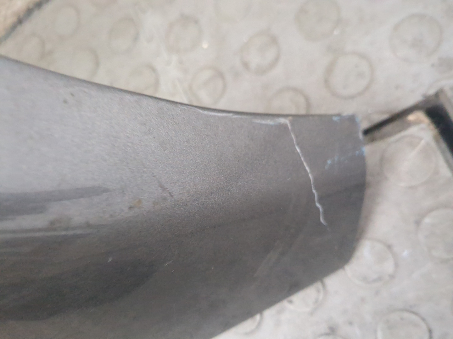 Крыло переднее левое