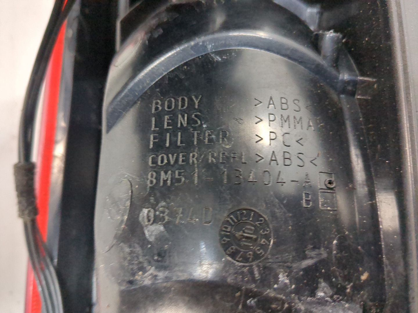 Фонарь задний правый