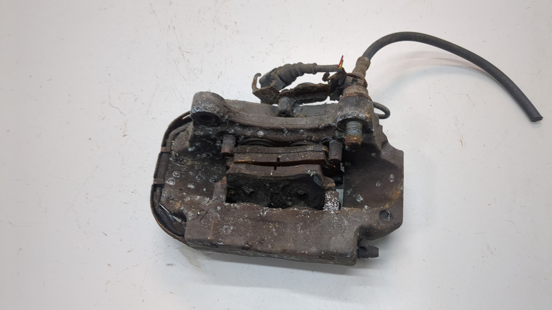 Суппорт задний правый