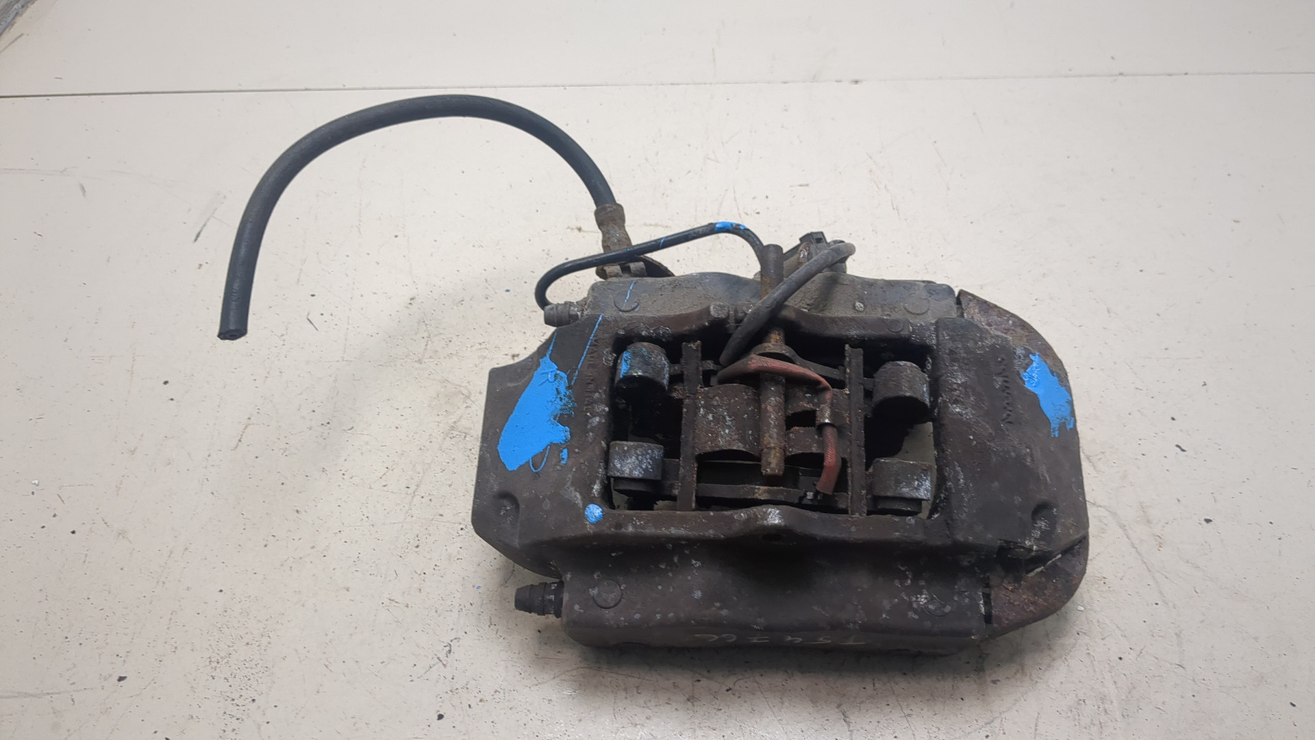 Суппорт задний правый