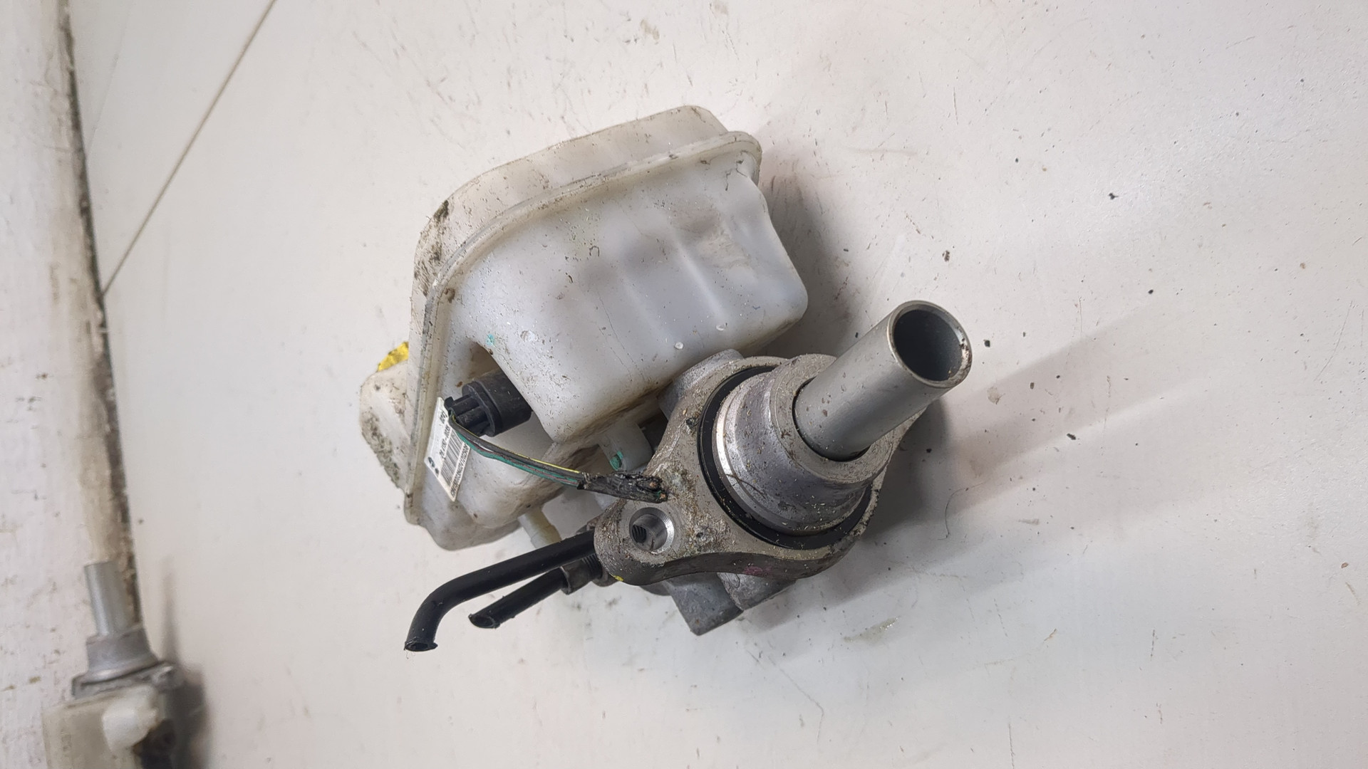 Цилиндр тормозной главный