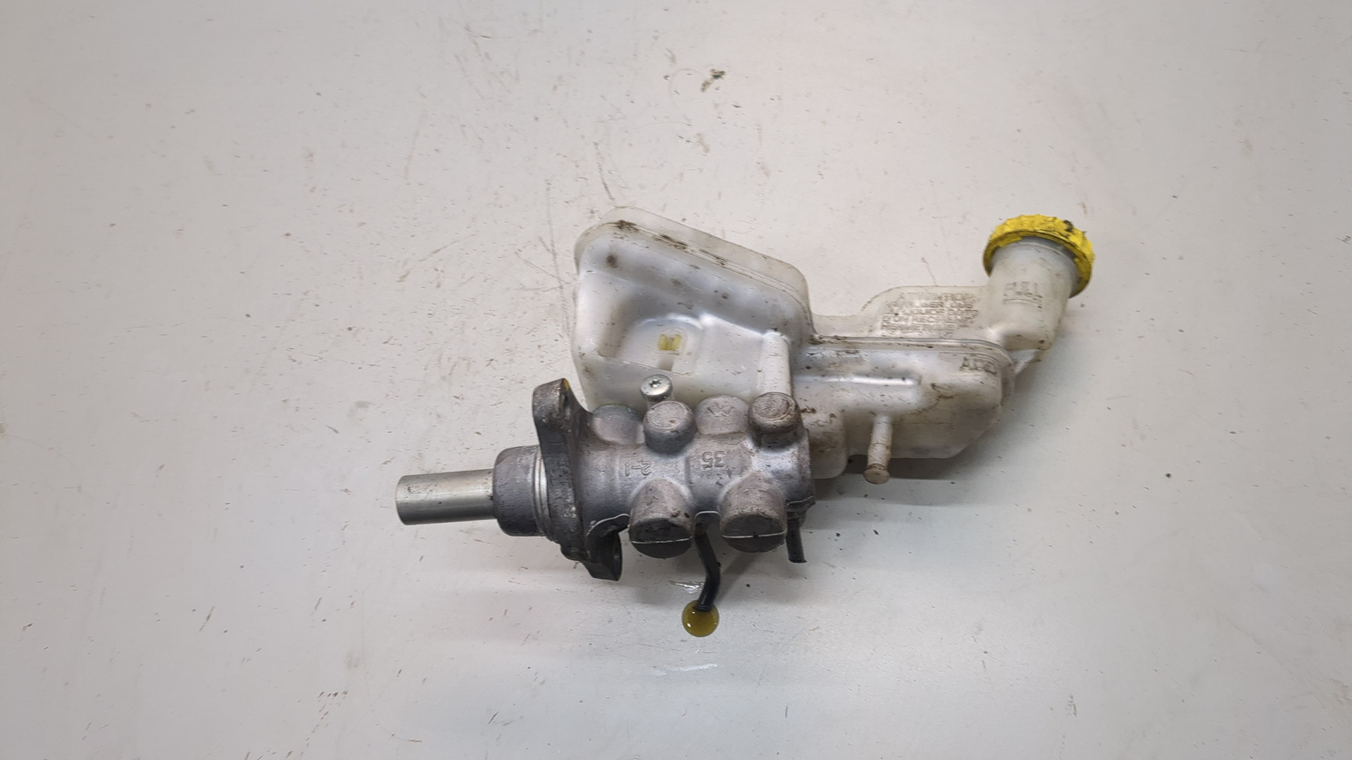 Цилиндр тормозной главный