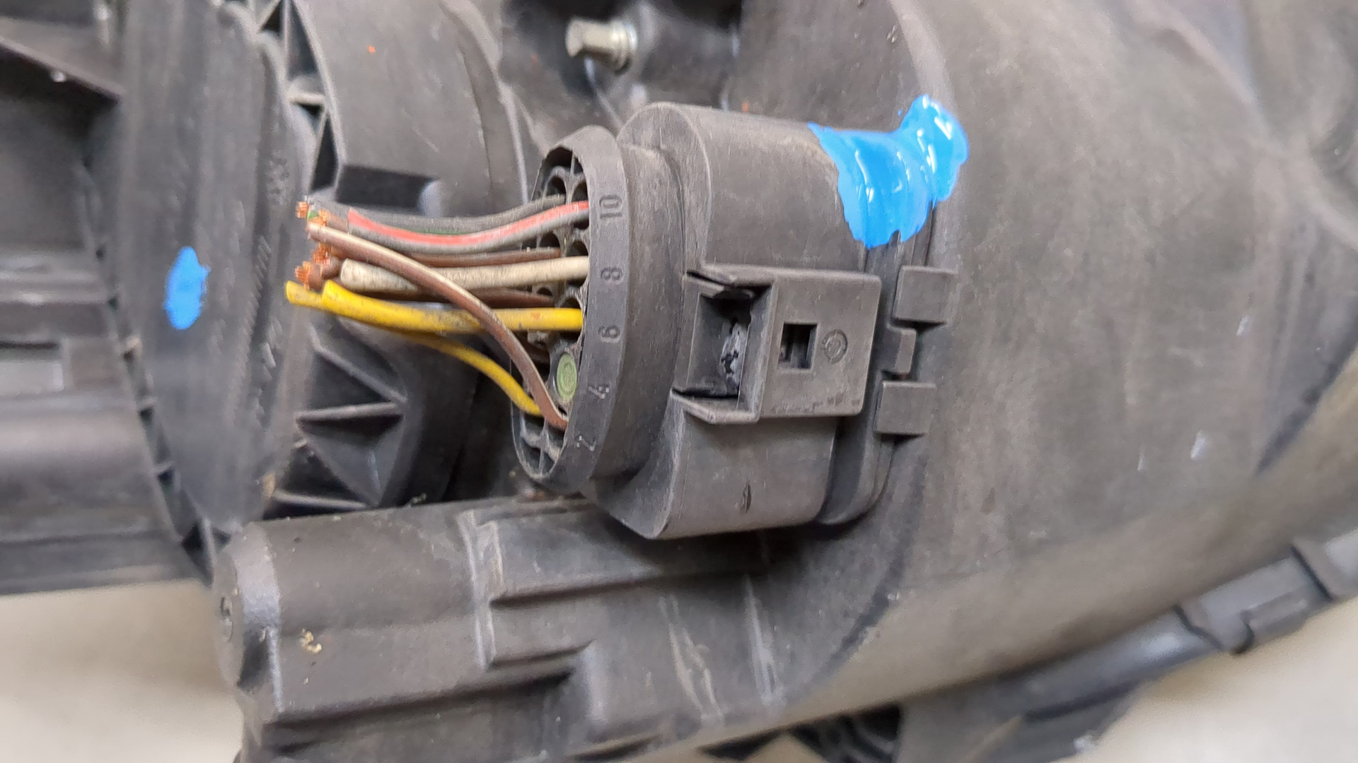 Фара правая