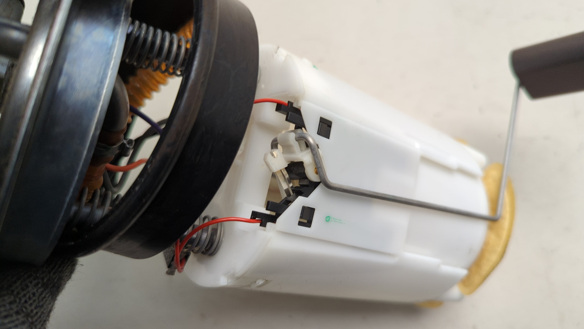 Насос топливный электрический