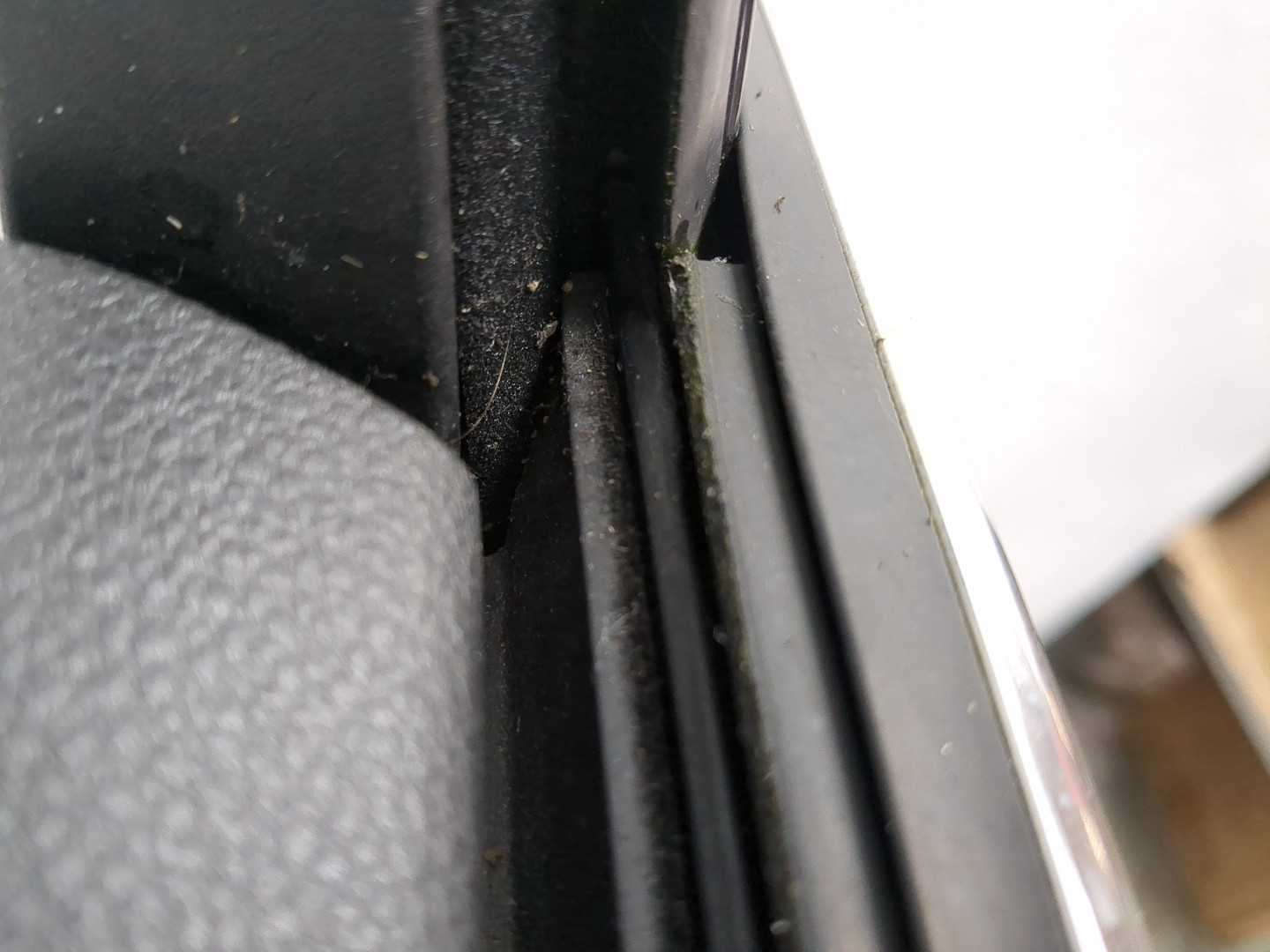 Дверь передняя левая