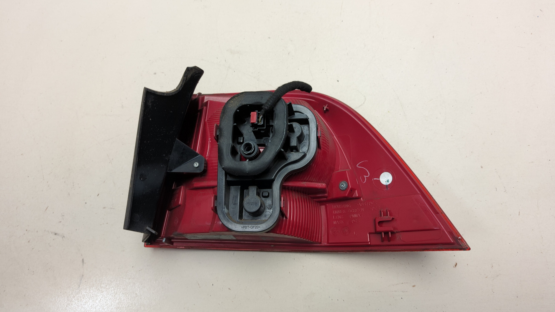 Фонарь задний левый