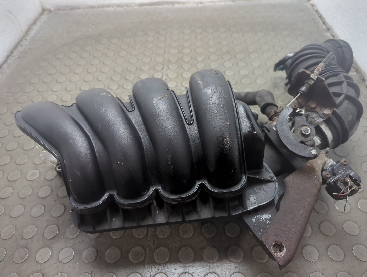 Коллектор впускной