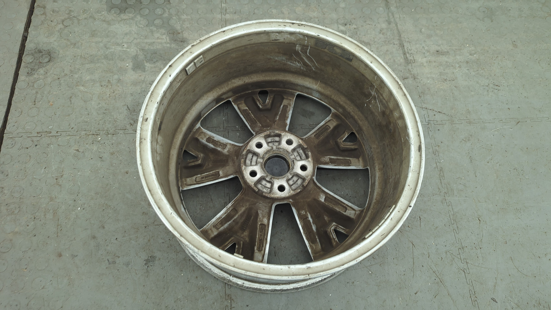 Диск колесный литой легкий сплав