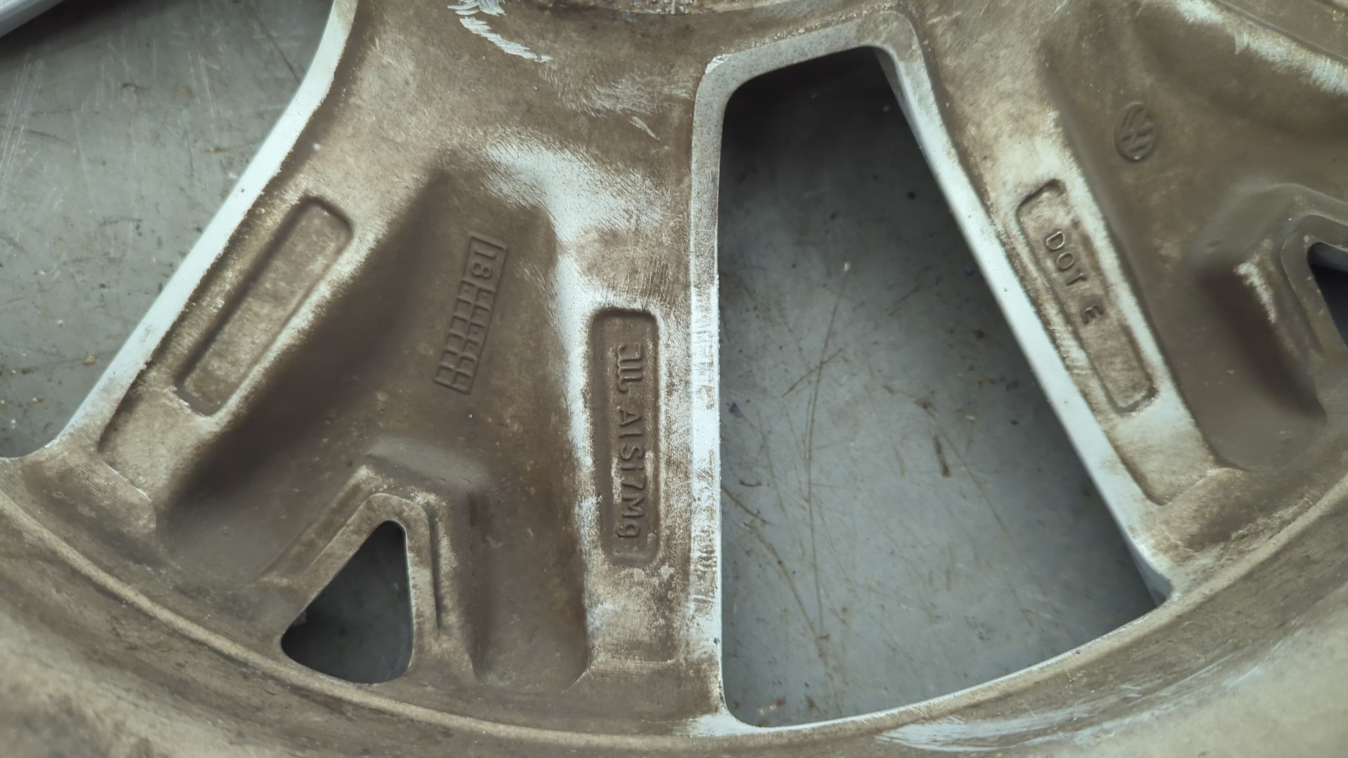 Диск колесный литой легкий сплав