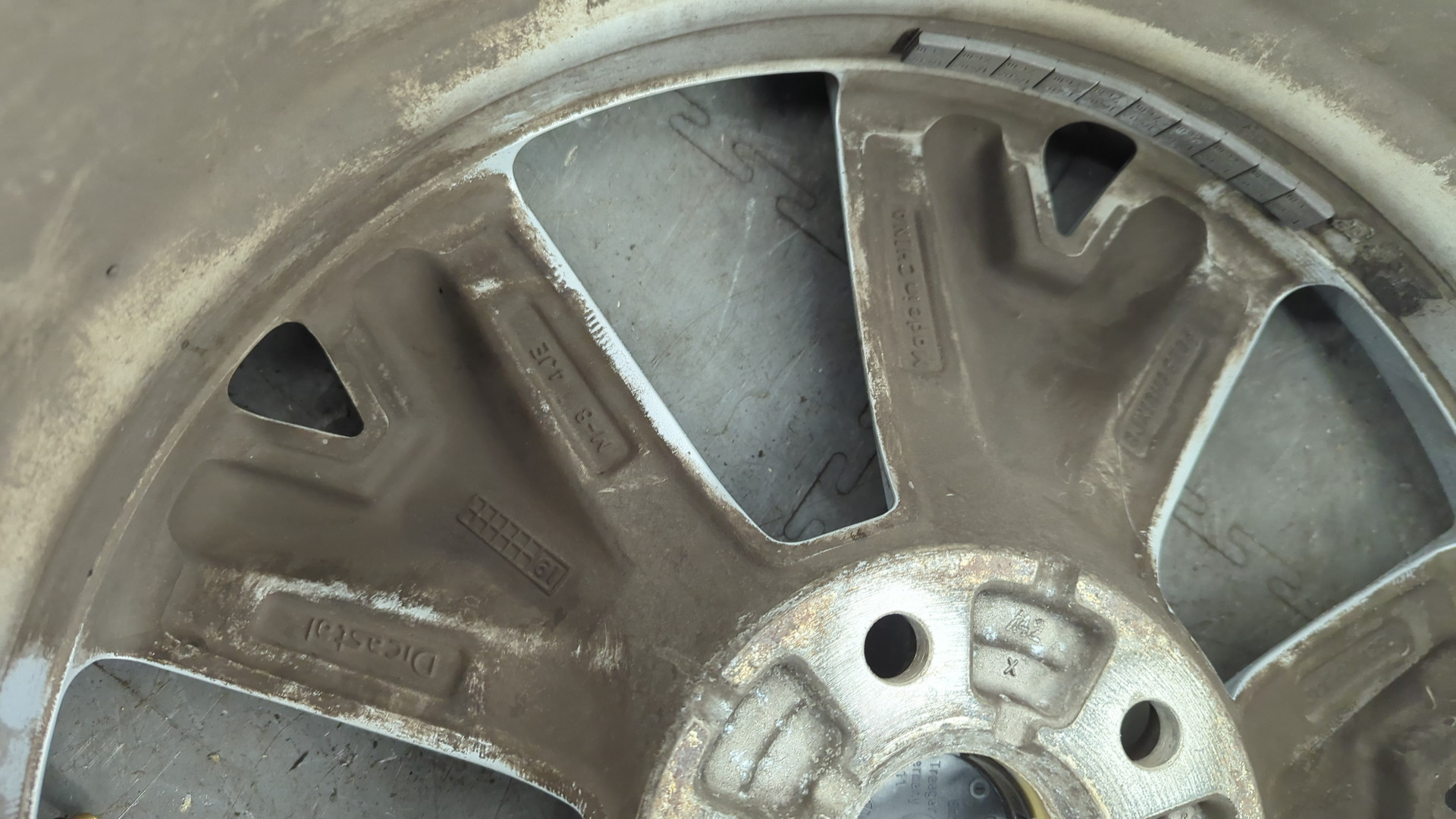 Диск колесный литой легкий сплав