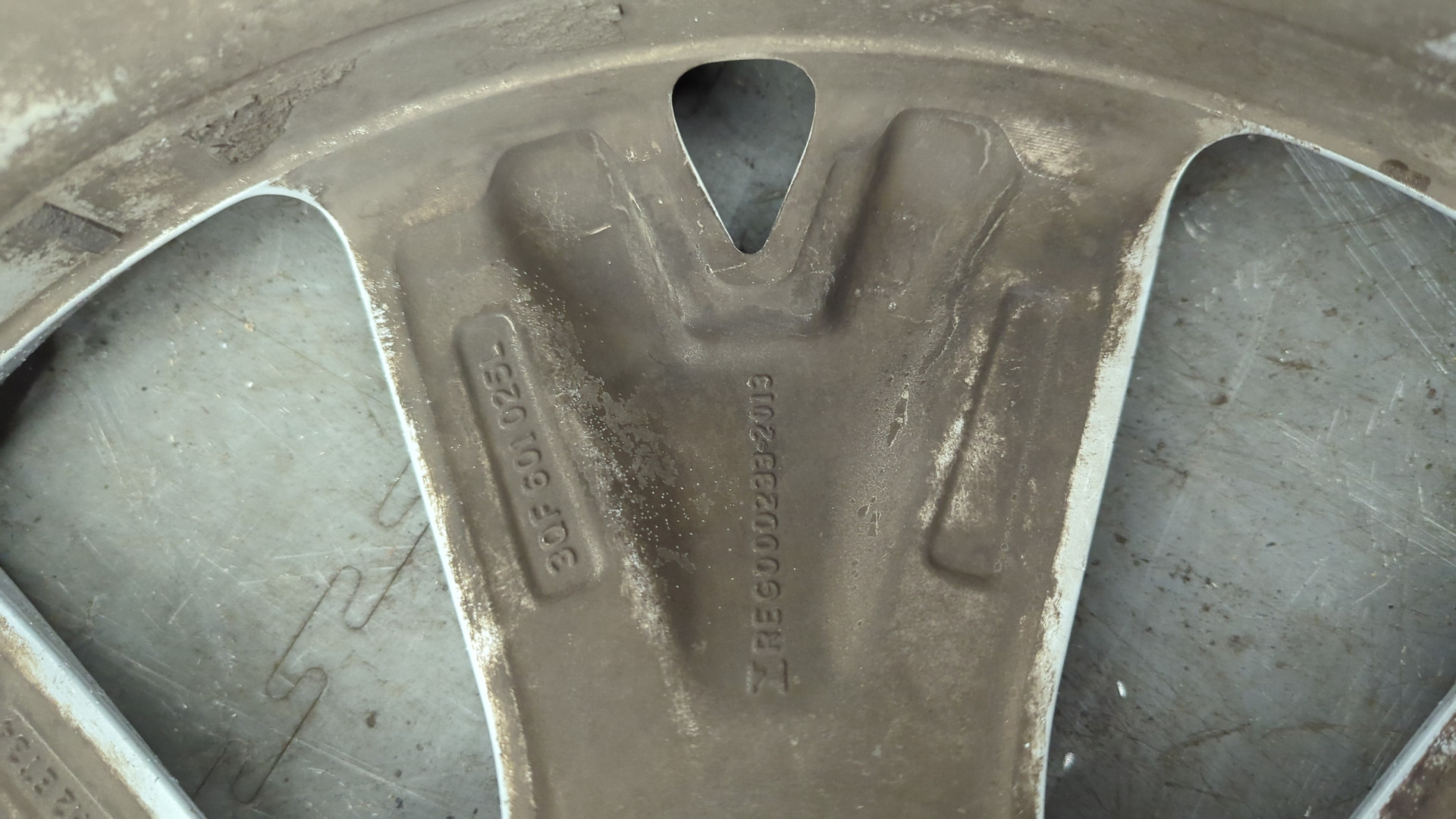 Диск колесный литой легкий сплав