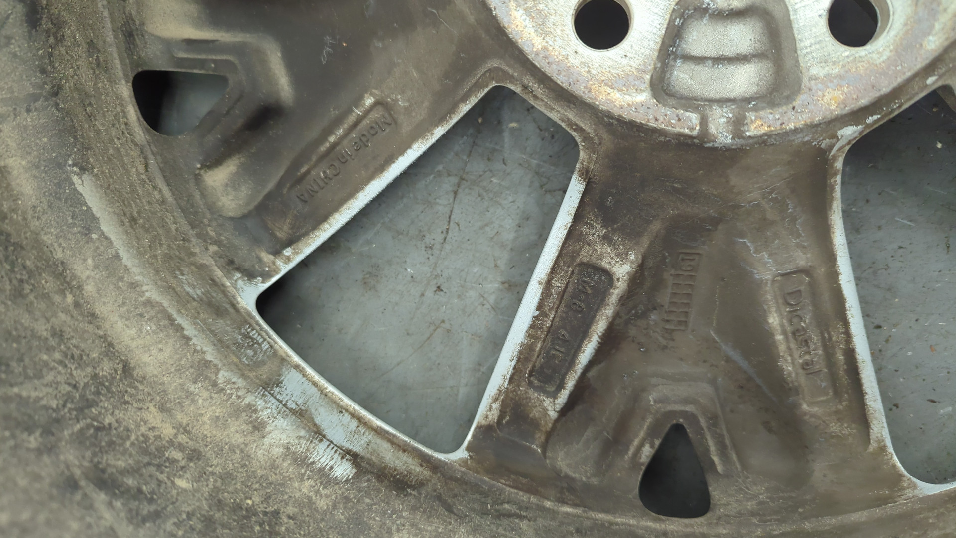 Диск колесный литой легкий сплав