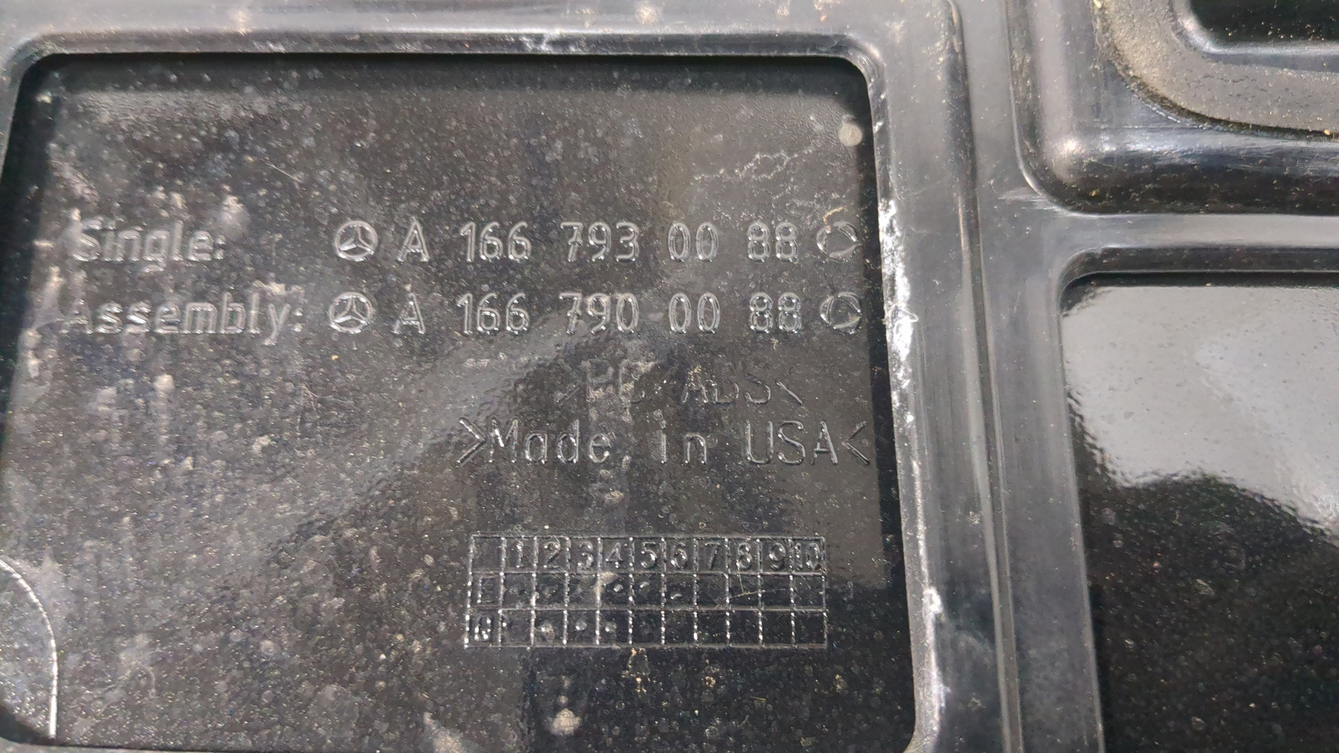 Спойлер переднего бампера