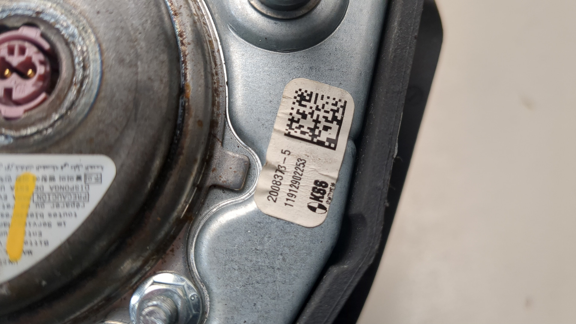 Подушка безопасности в рулевое колесо