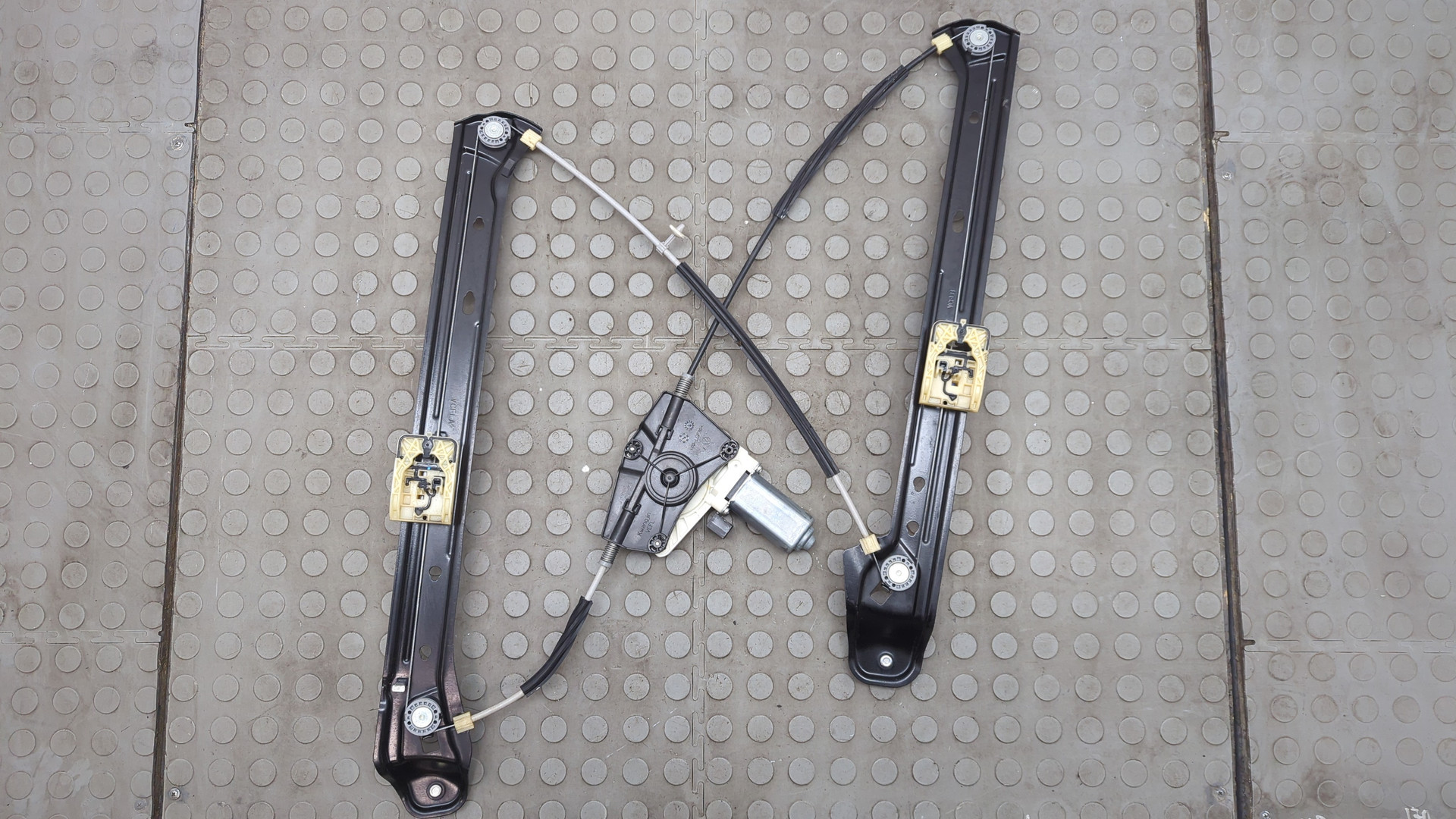 Стеклоподъемник электр. передний левый