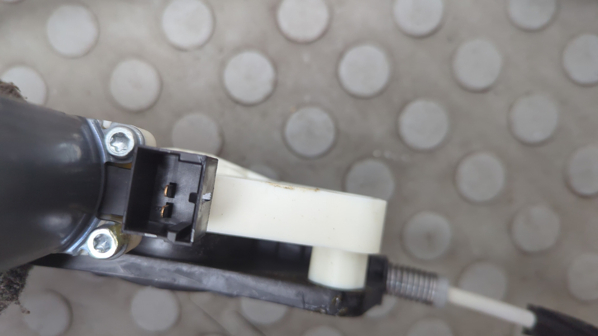 Стеклоподъемник электр. передний левый